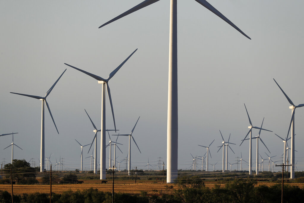 Despite Natural Gas Failures During Winter Storm, Texas Lawmakers Target  Renewable Energy | KERA News