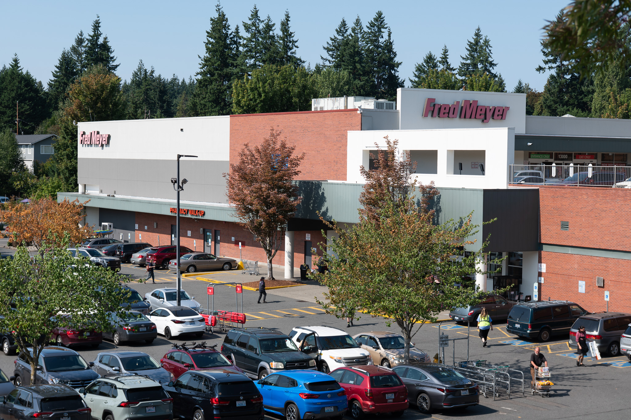 Fred Meyer Fuel Center - Reviews, Photos \u0026 Phone Number - Updated November  2025 - Gas Stations in Bethel Suburb, Eugene City - Wheree, image size:2048x1363