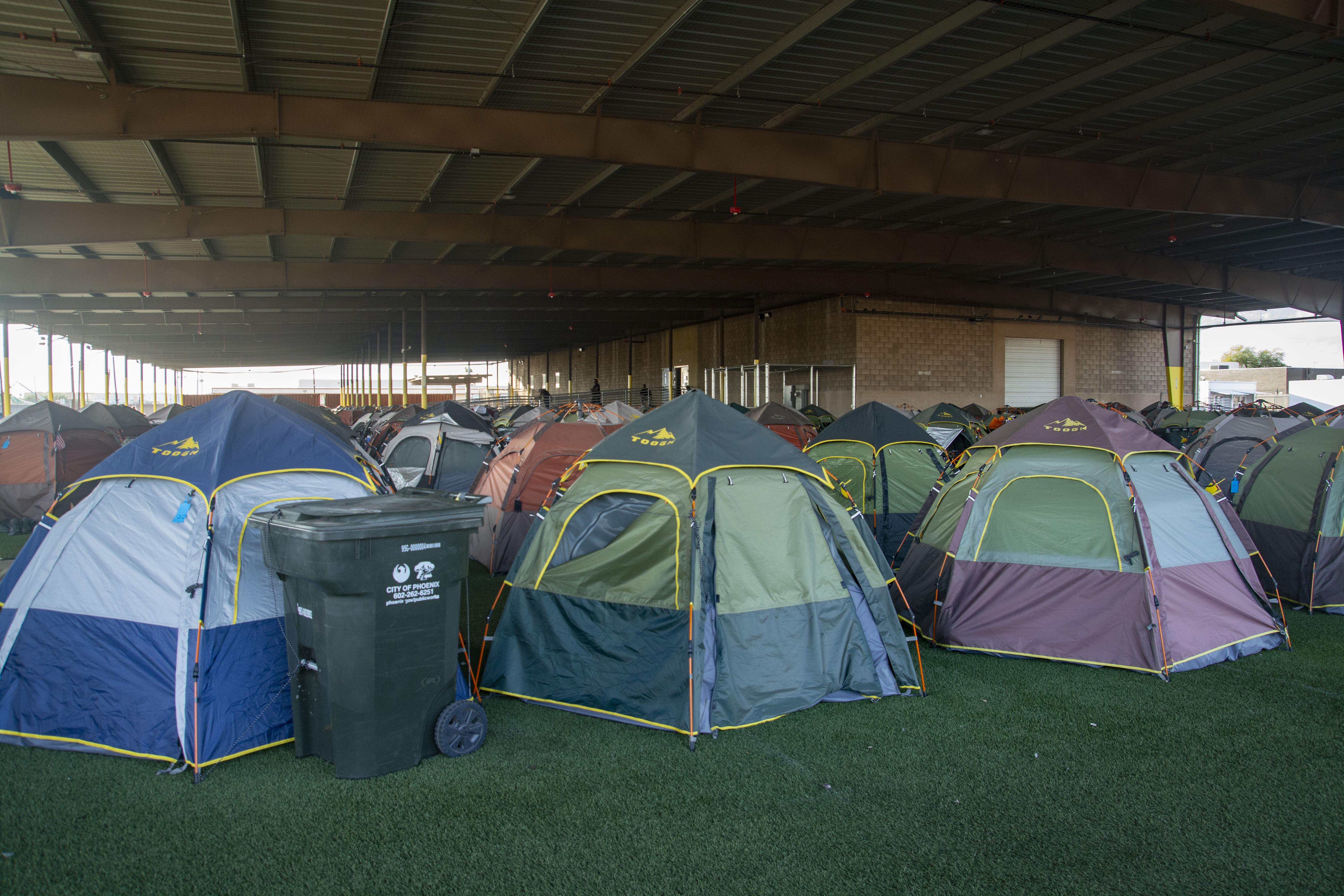 THES ONE SHELTER IN PLACE 入手困難！ Q&AZ: How can I donate to Phoenix's campground homeless shelter?