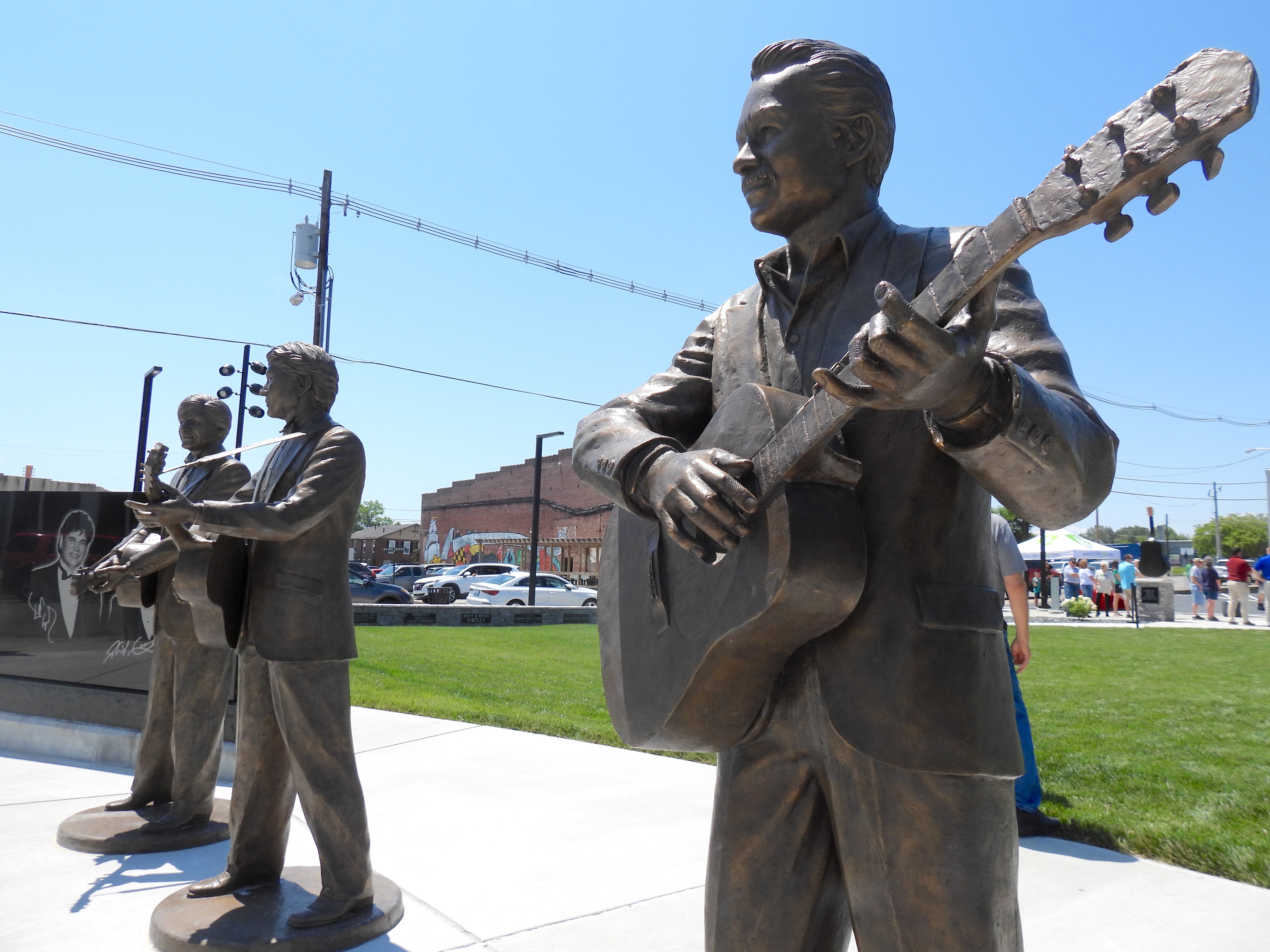 Everly Brothers Monument