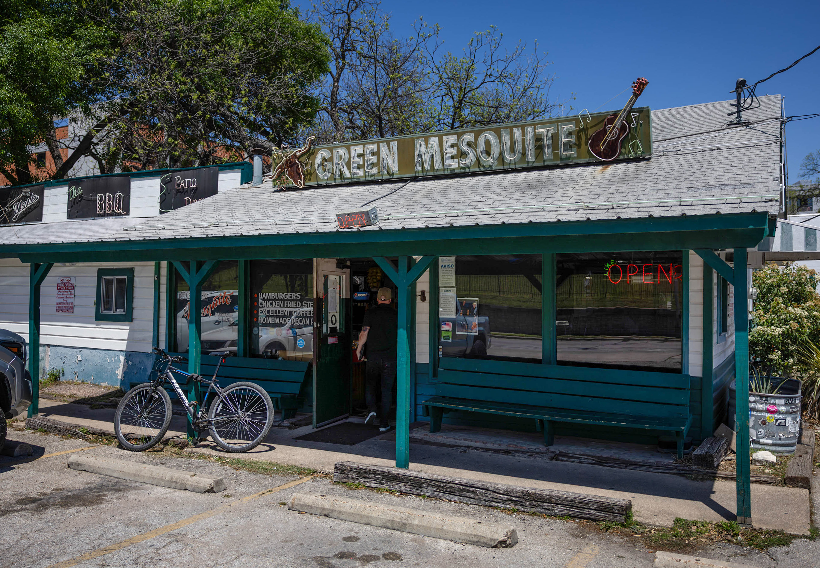 Green Mesquite BBQ Logo