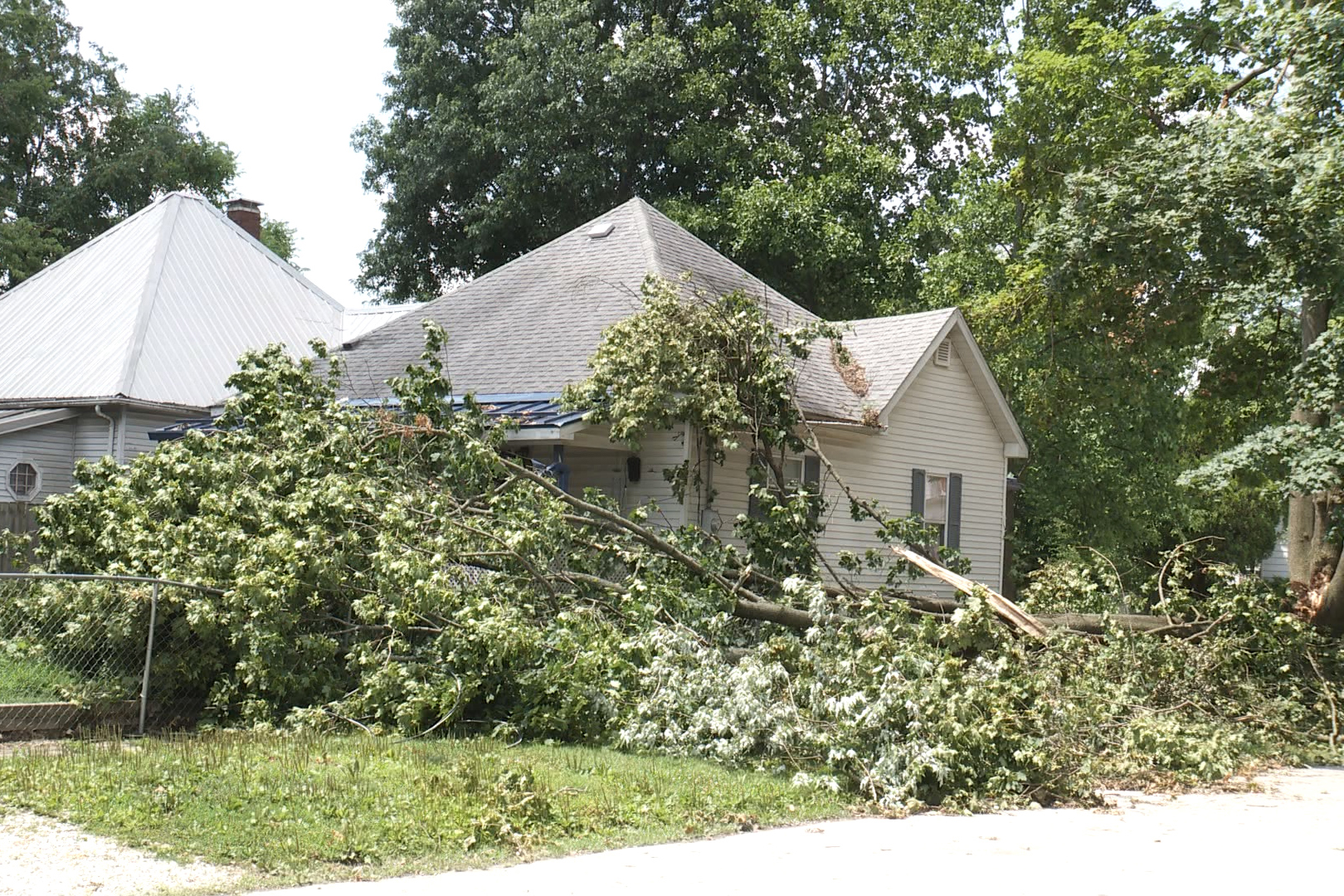 Long power outages raise questions about infrastructure resilience in Indiana - Vimarsana News