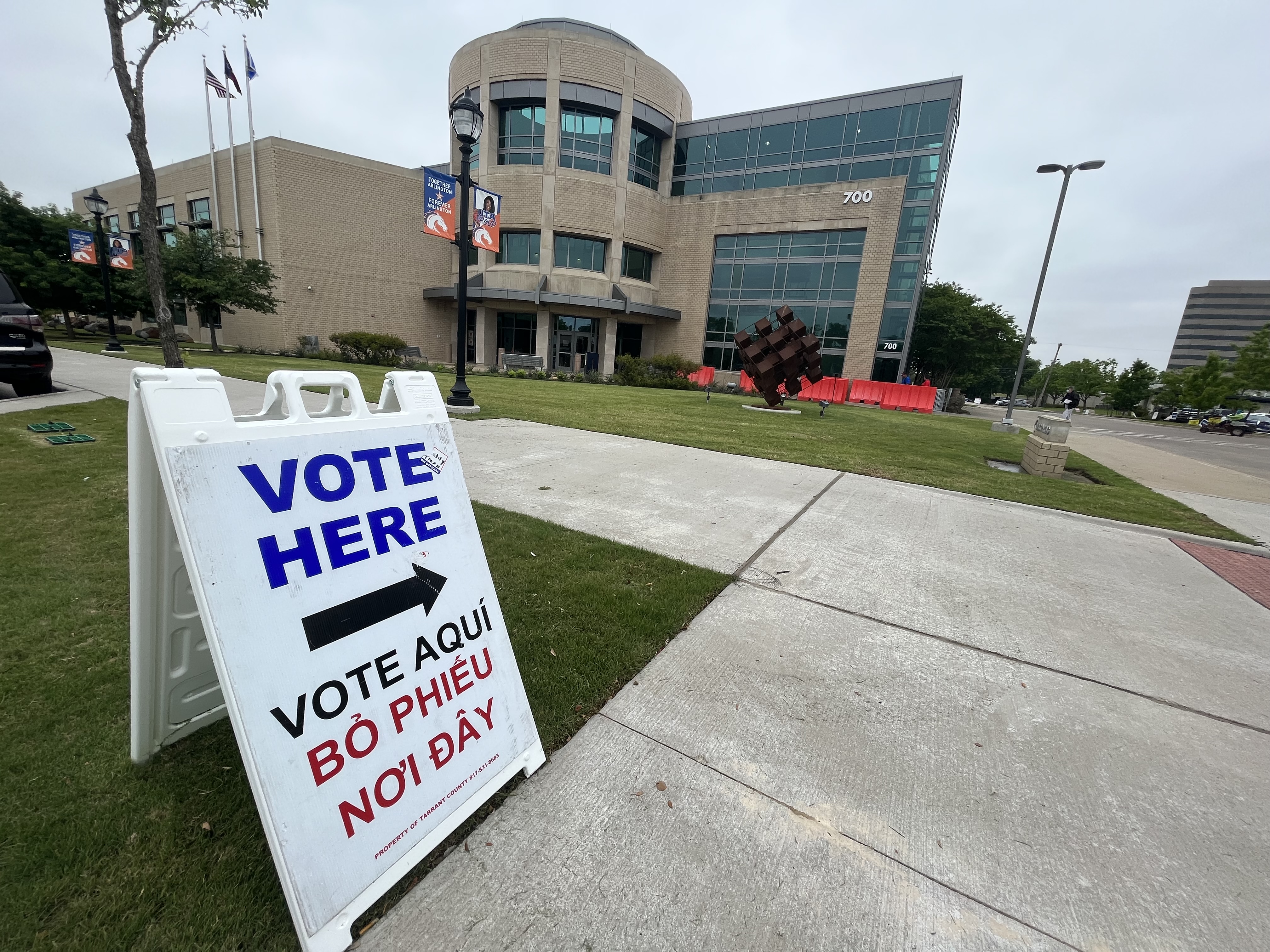 Arlington ISD candidates say hot-button issues are distractions, but their  opponents disagree | KERA News