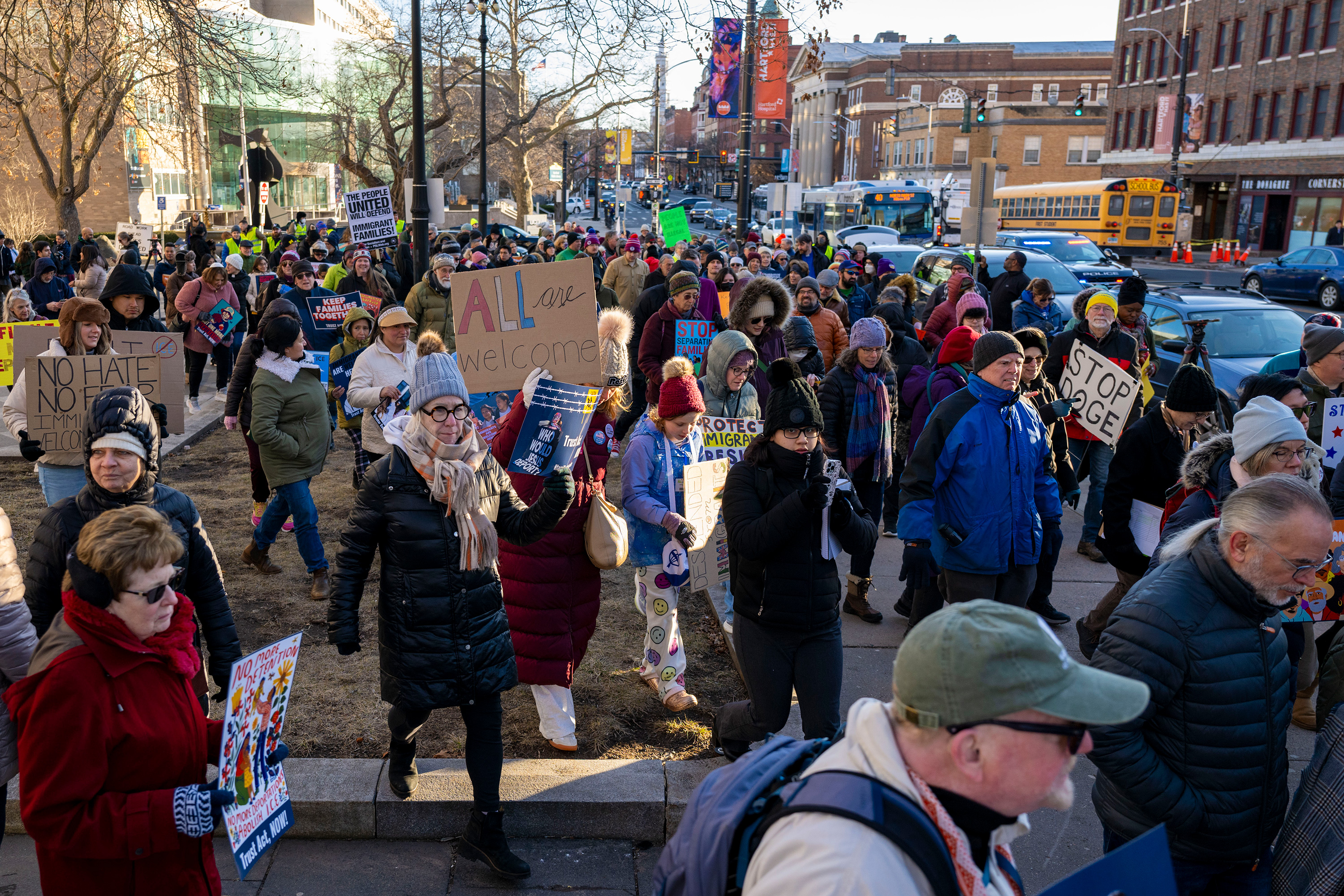 Defensores de los derechos de los inmigrantes en CT se movilizan en  Hartford | Connecticut Public, image size:3000x2000
