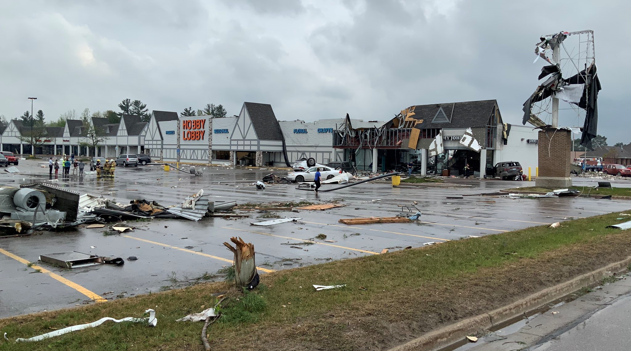 Rare northern Michigan tornado kills 2, injures more than 40 - Vimarsana News
