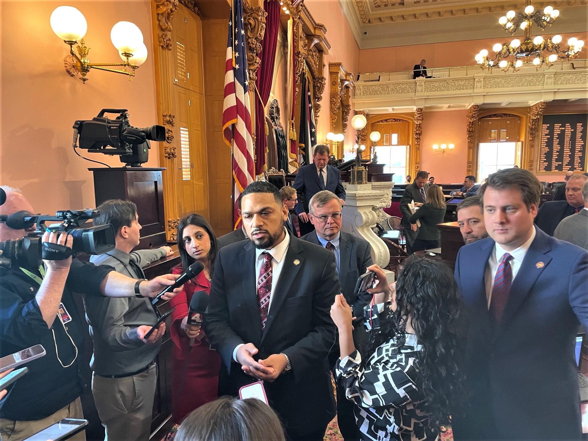 Republicans split over proposed Ohio House rules including guns on floor, Christian prayers - Vimarsana News
