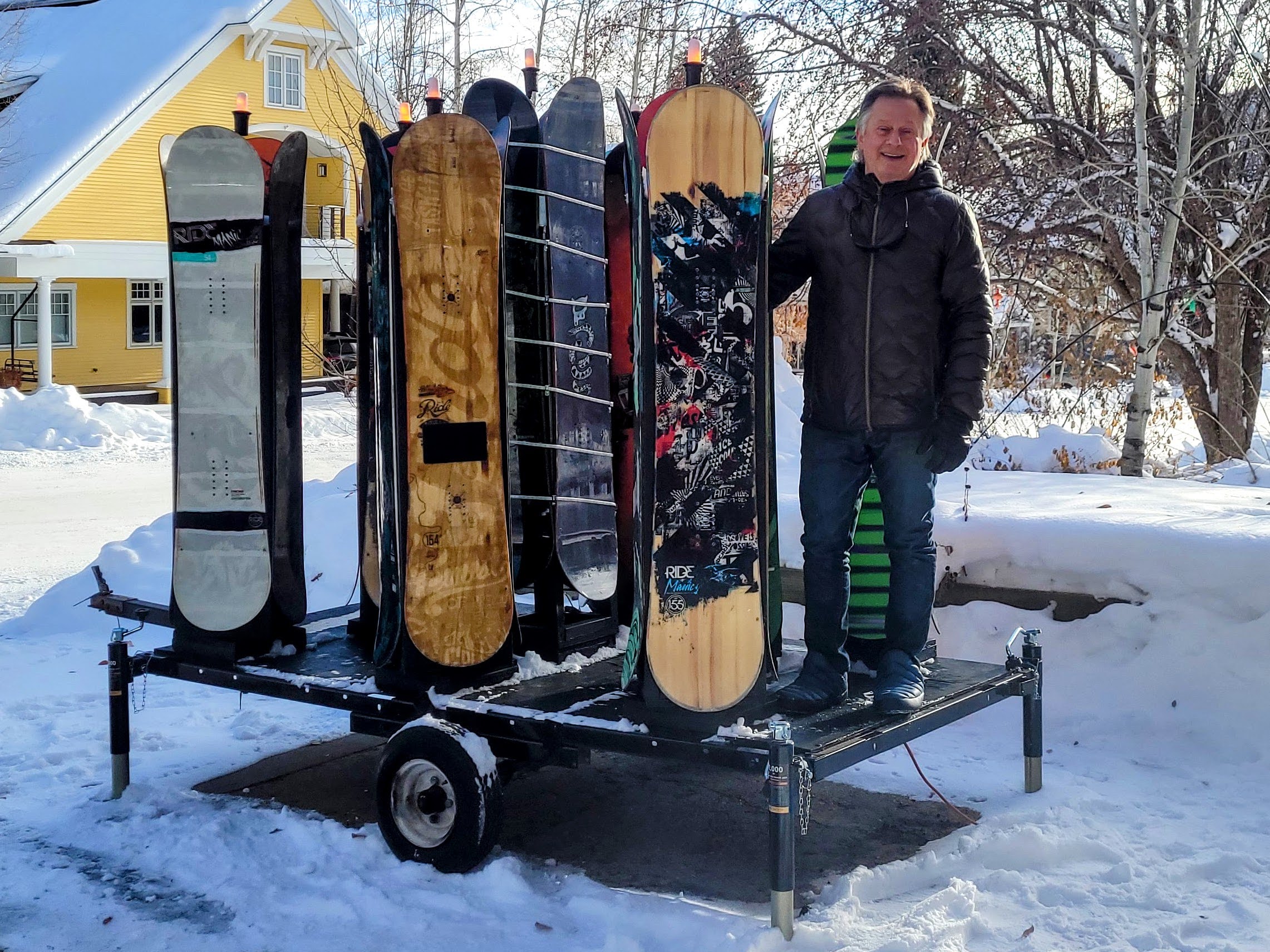 スノーボード CHANEMAKE Hanukkah gets a mountain makeover in Steamboat Springs | KUNC