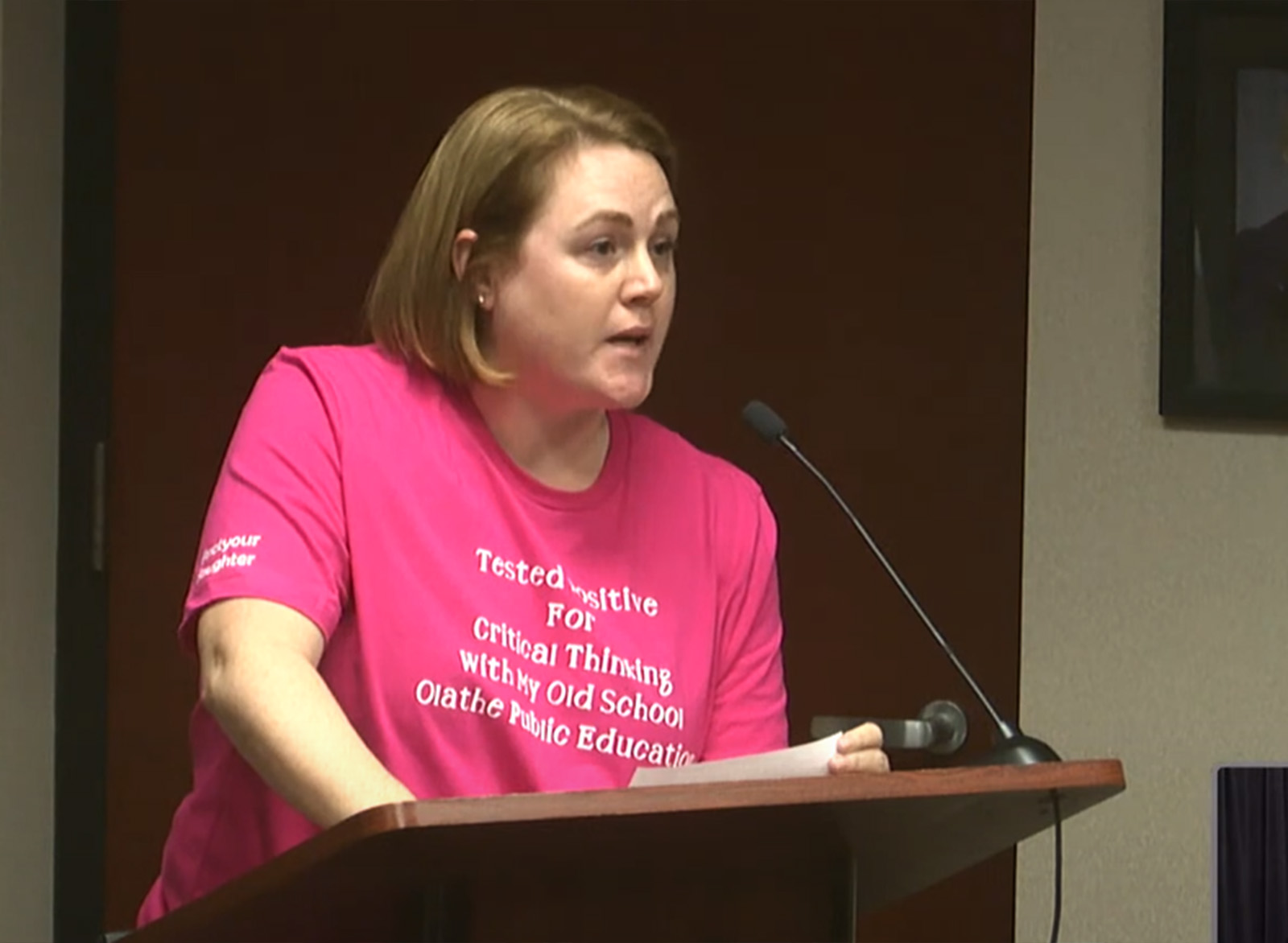 Olathe mom who was ejected from a school board meeting loses first round of her free speech lawsuit - Vimarsana News