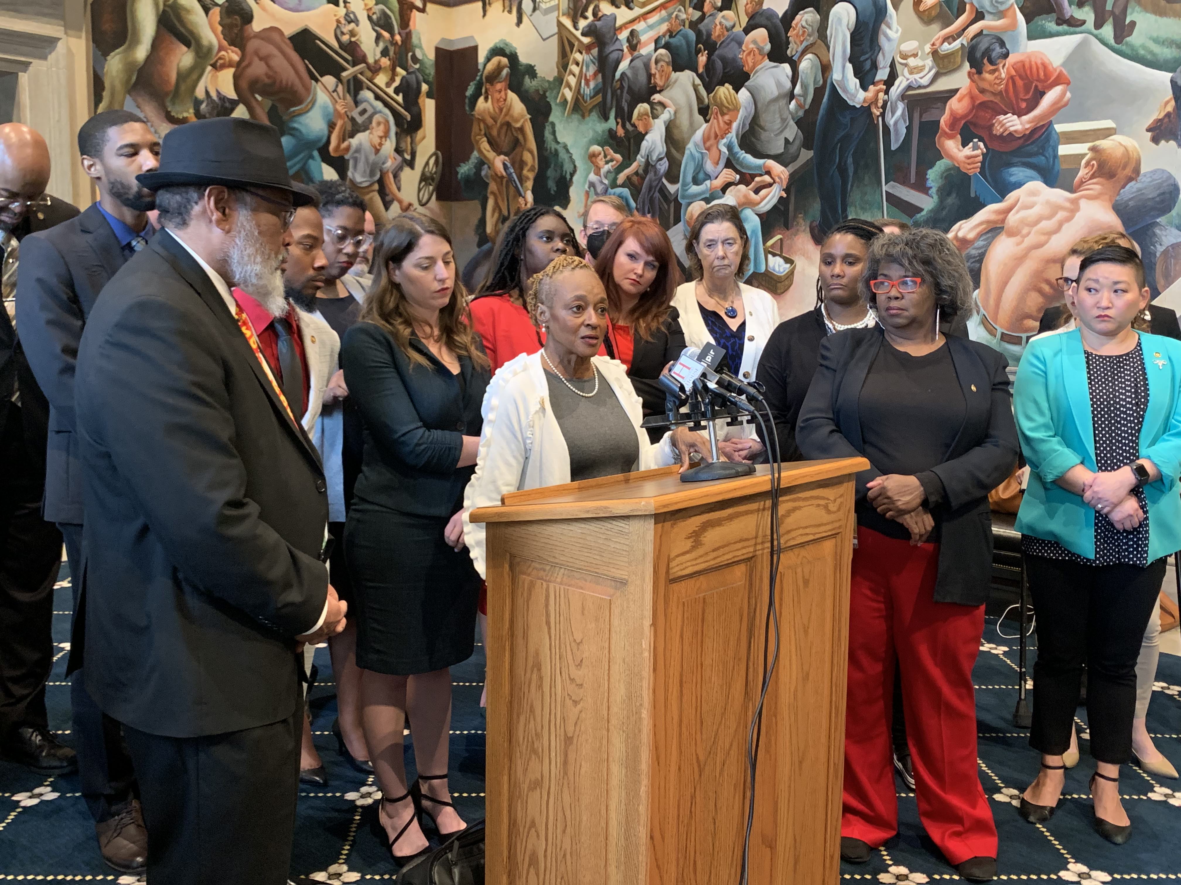 Missouri House Democrats say GOP was 'blatantly racist' to end debate on special prosecutor bill - Vimarsana News