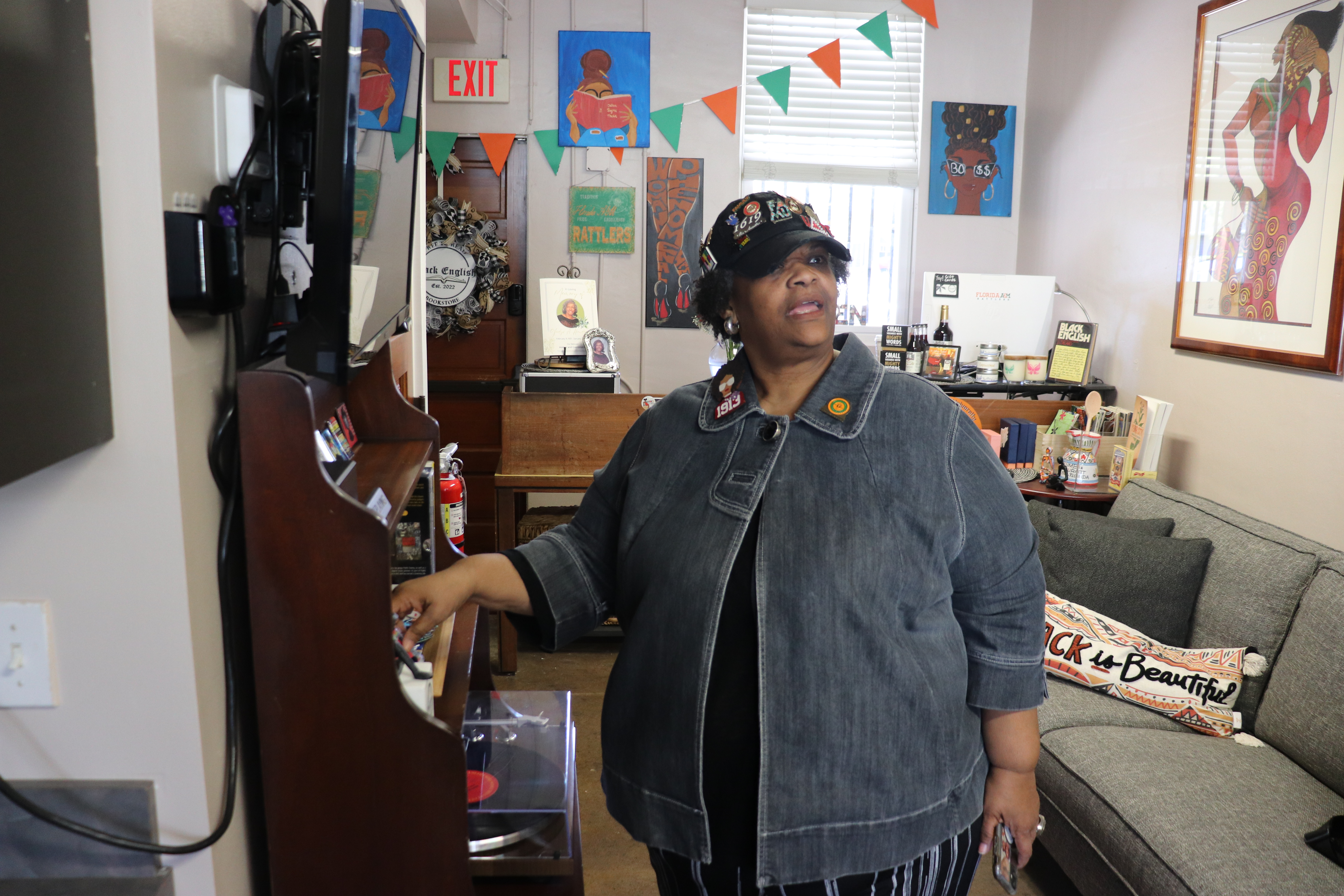 Tampa council member, bookstore owner Gwen Henderson dies | WUSF