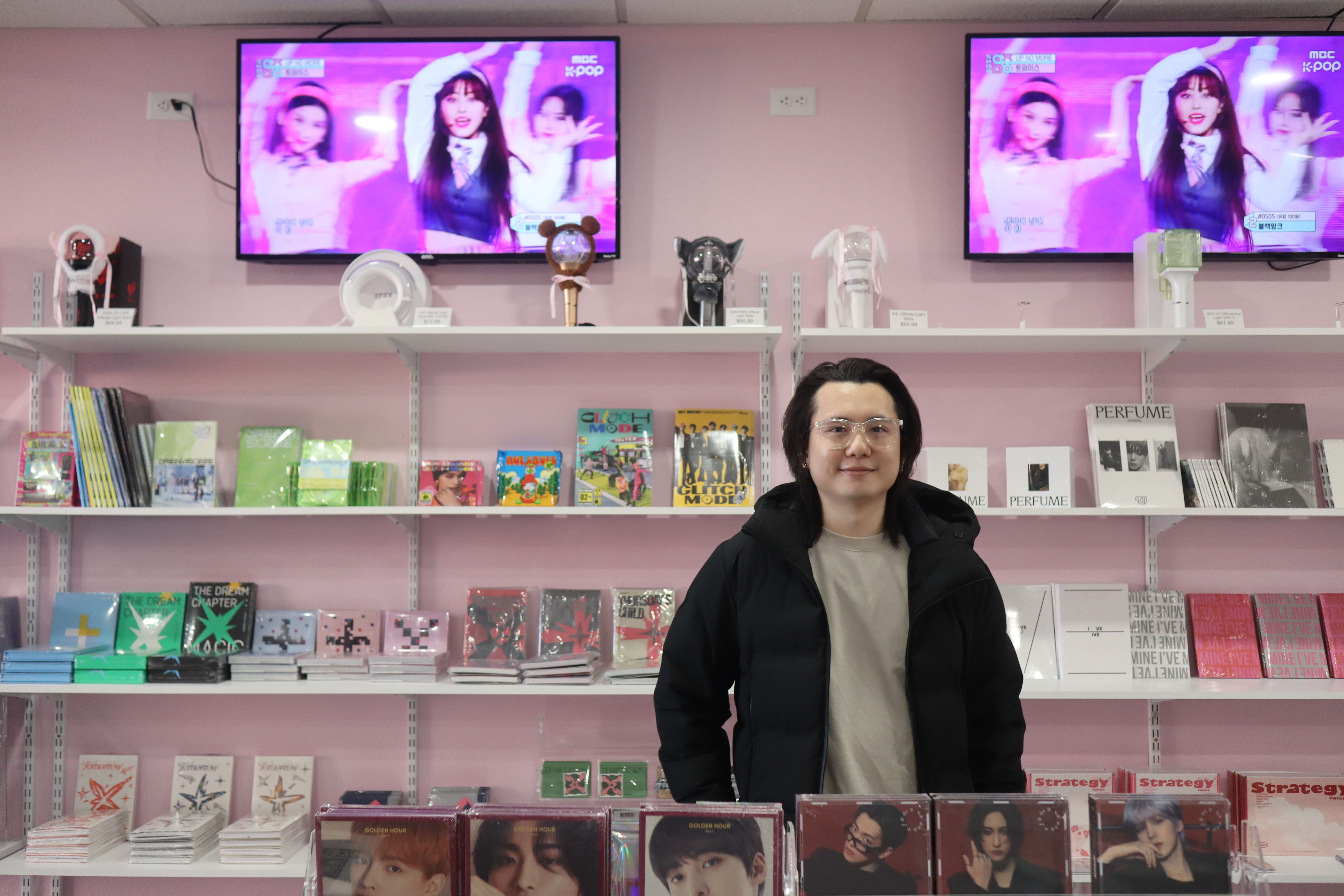 K-POP・アジア This shop A look inside Mins Studios, Iowa's first K-pop store | Iowa Public