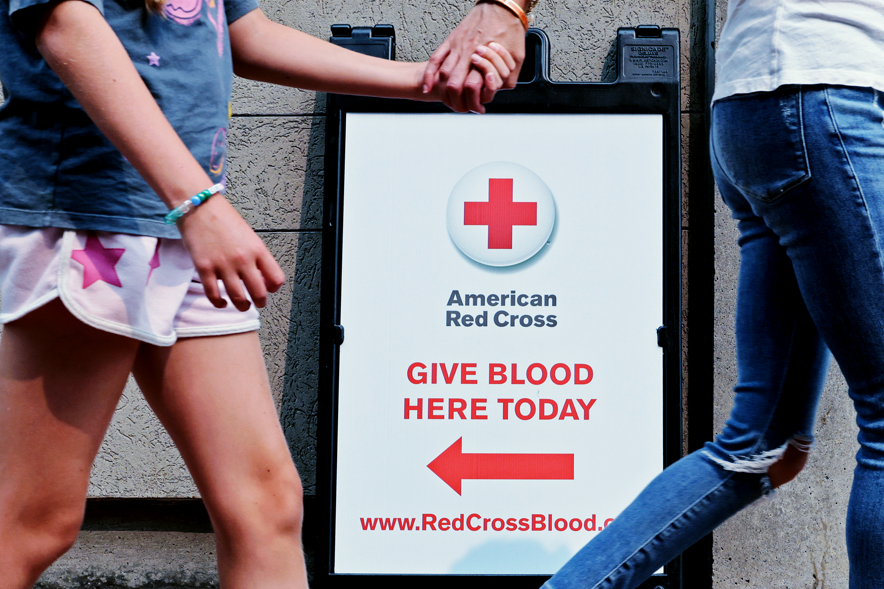 American Red Cross calls for blood donations amid 'national blood crisis'