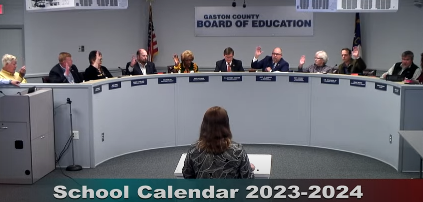 Defiance of North Carolina's school calendar law is growing | WFAE 90.7 -  Charlotte's NPR News Source