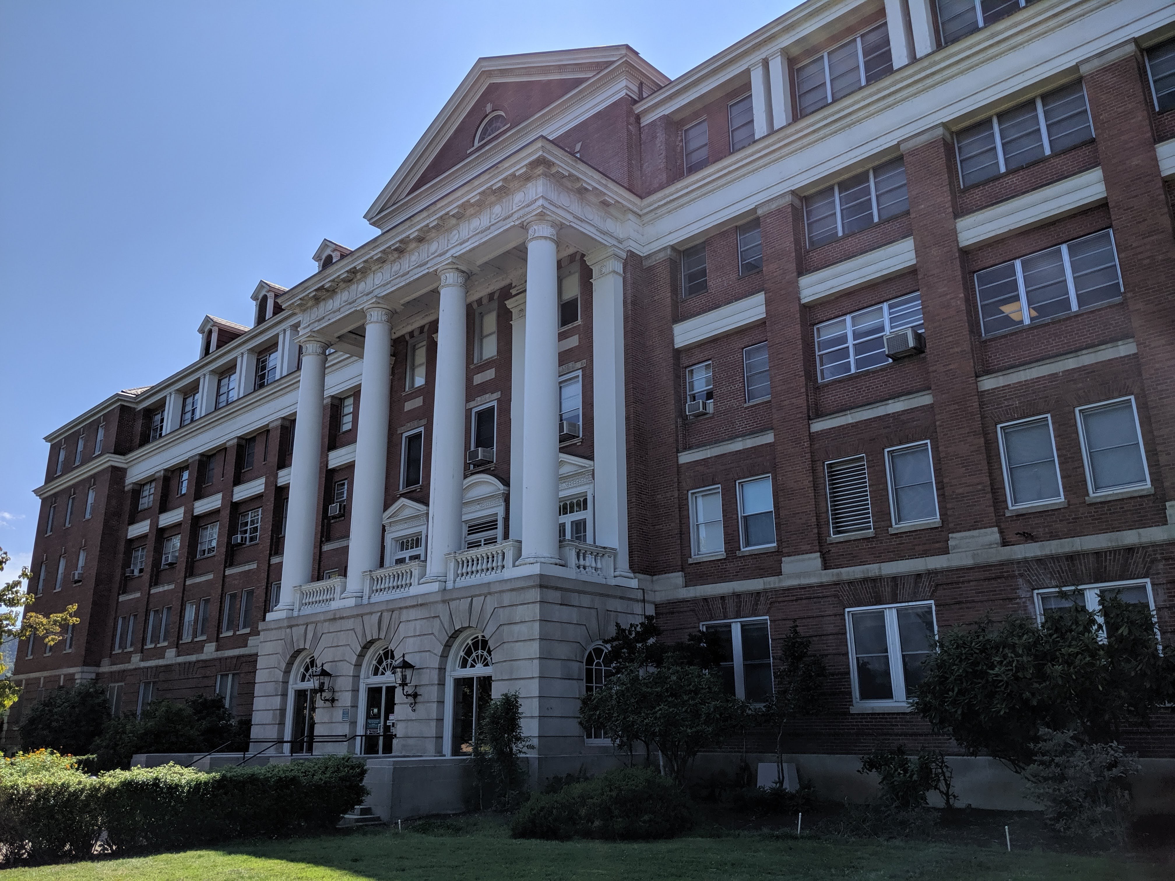 Douglas County residents support restoring services to Roseburg VA Medical Center - Vimarsana News
