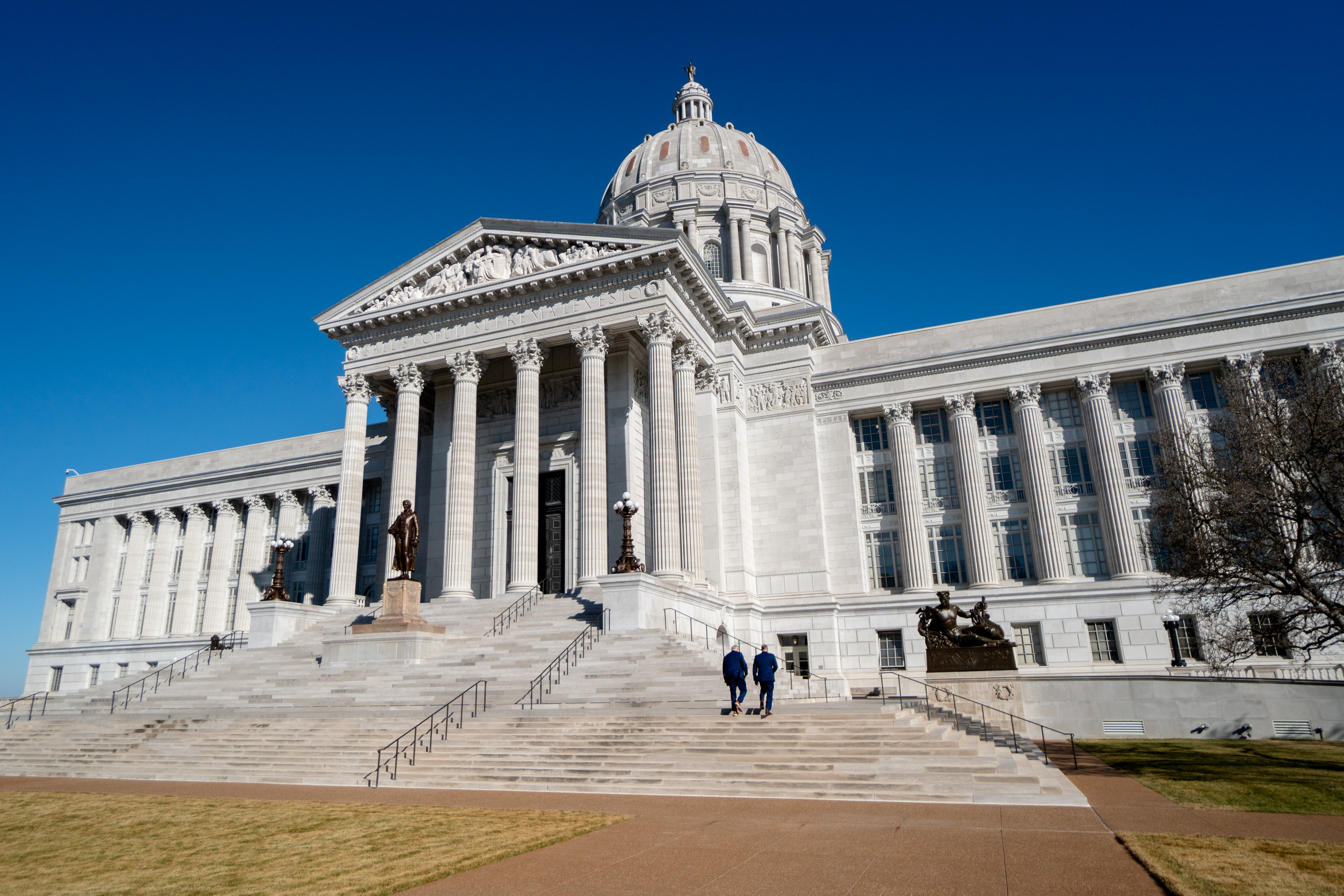 Missouri Republicans return this week to try and limit gender affirming care for trans kids - Vimarsana News