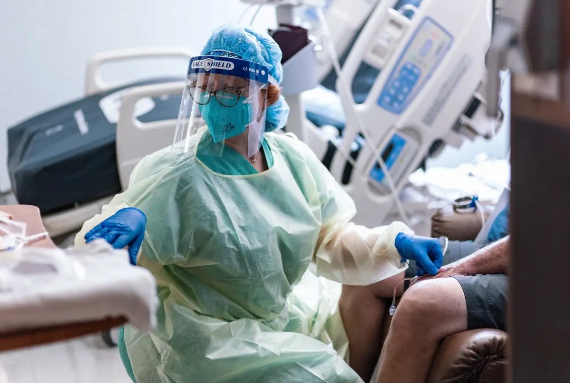 Texas Hospitals Hit By Staffing Crisis As Burnout Depletes Workforce And  COVID-19 Surges | KERA News