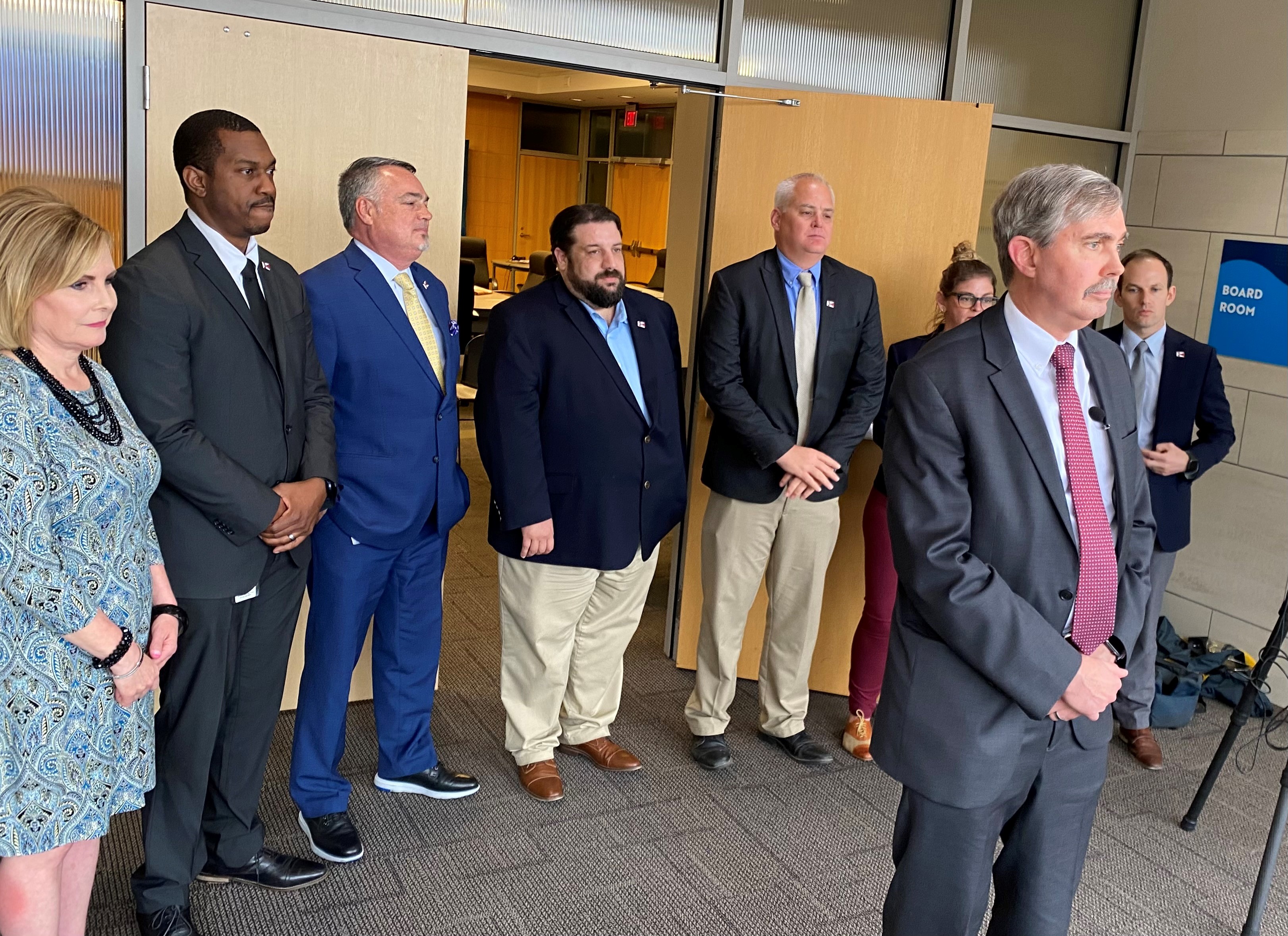 Wichita Police Department under investigation over officers sharing racist text messages - Vimarsana News