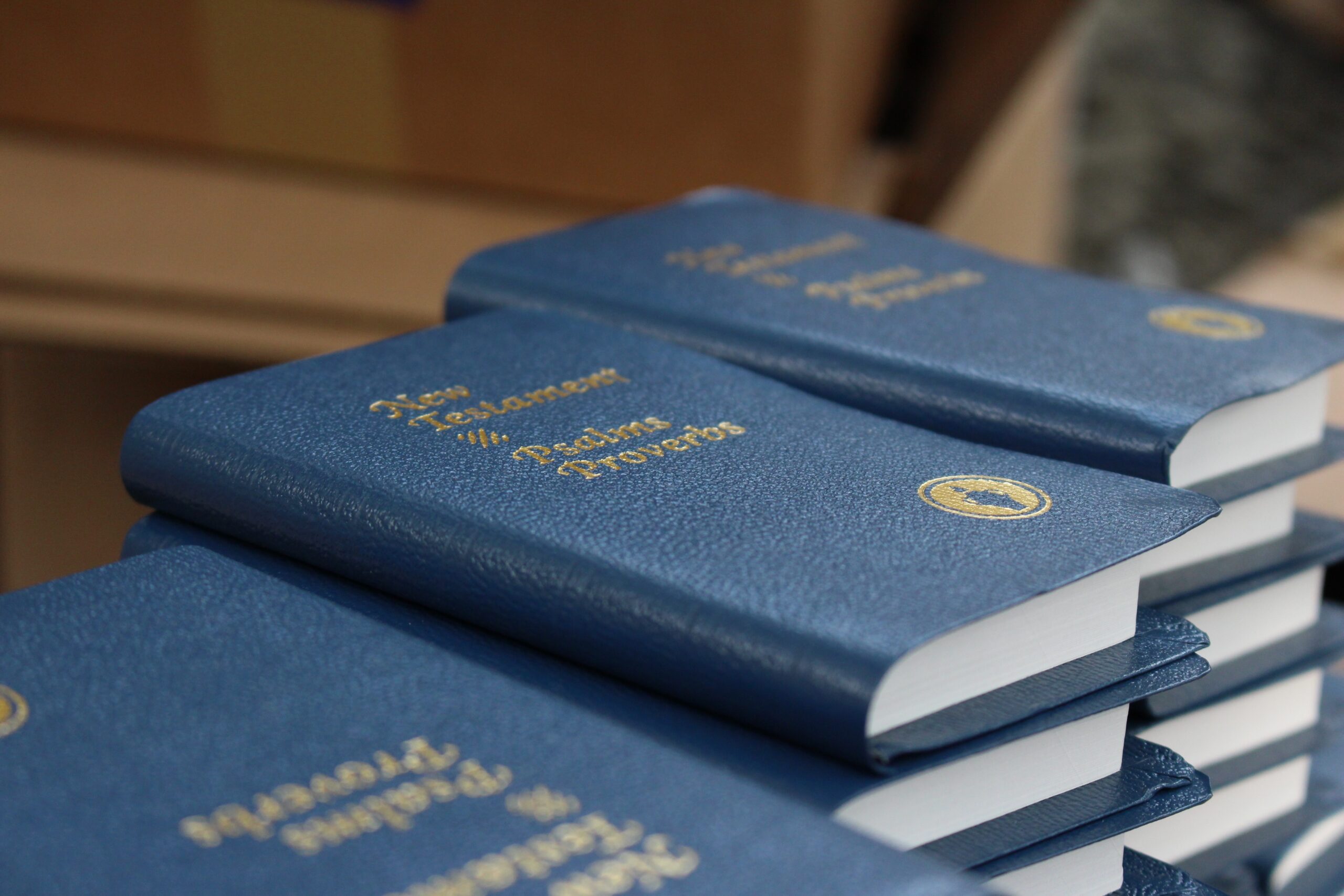 After a Kansas district allowed Gideons to hand out Bibles at school, ACLU  sends warning | KCUR - Kansas City news and NPR, image size:2560x1707