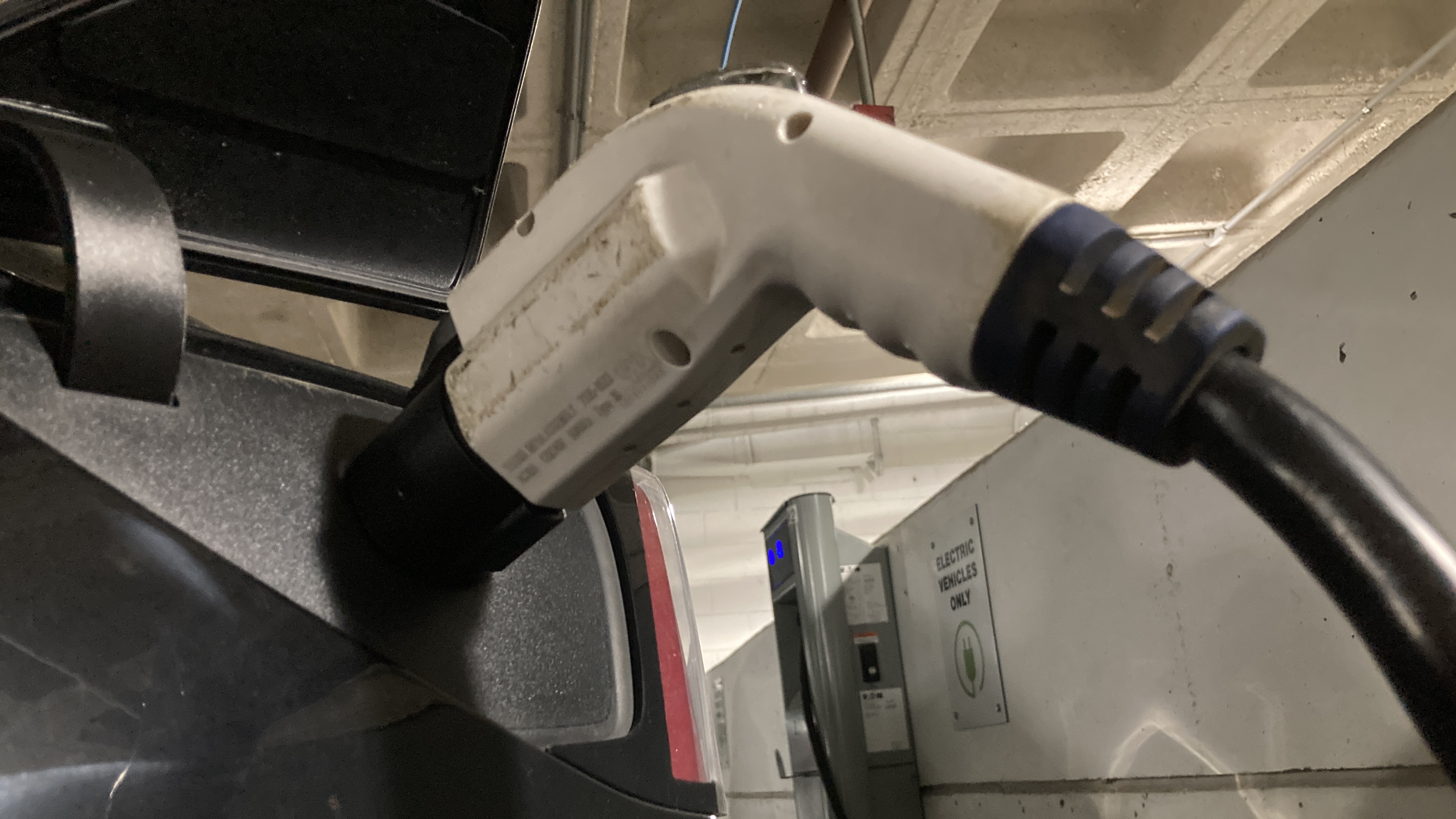 More electric vehicle charging units coming to Ohio roadways - Vimarsana News