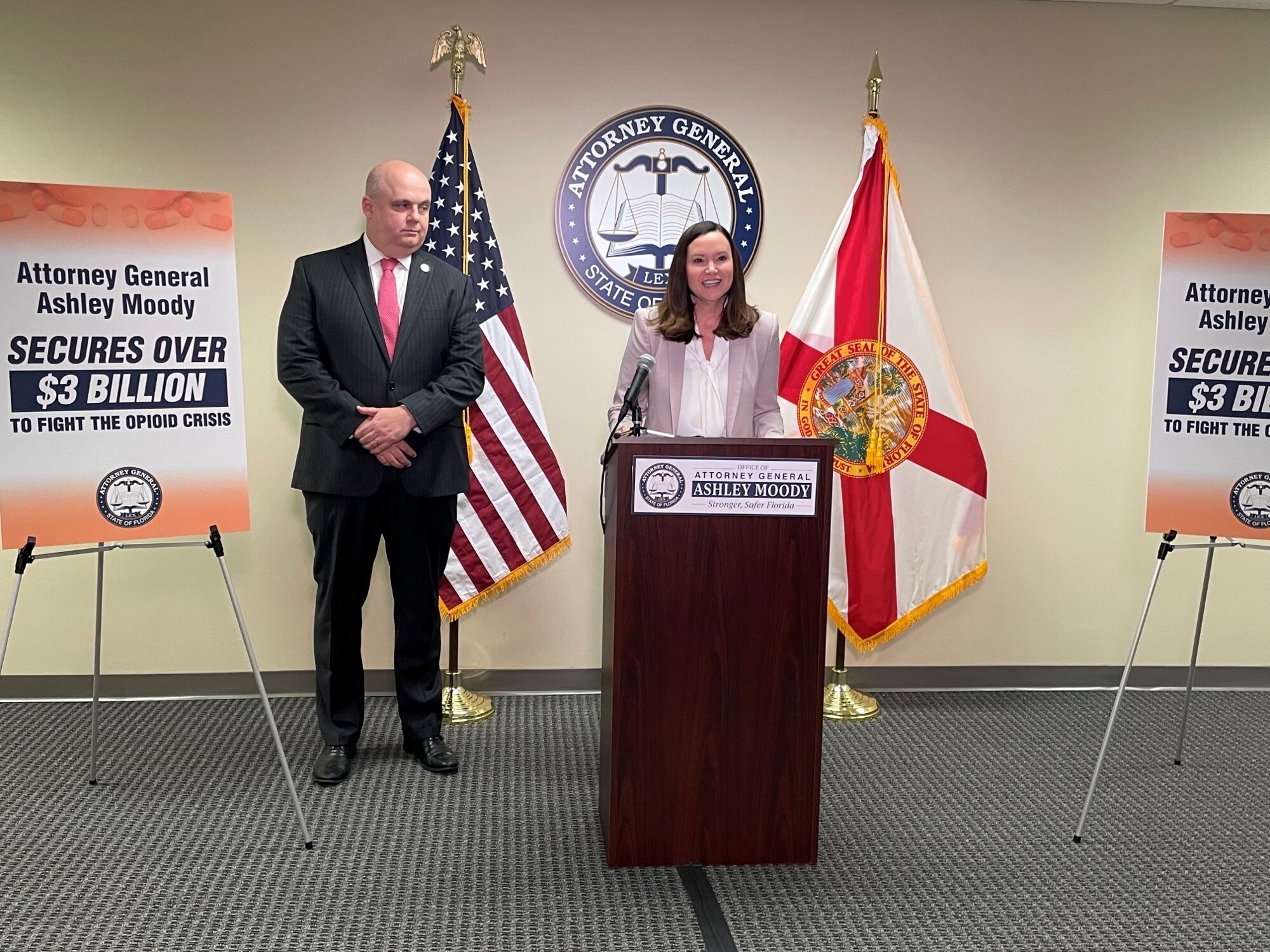 Walgreens settles with Florida in a lawsuit over the opioid crisis - Vimarsana News