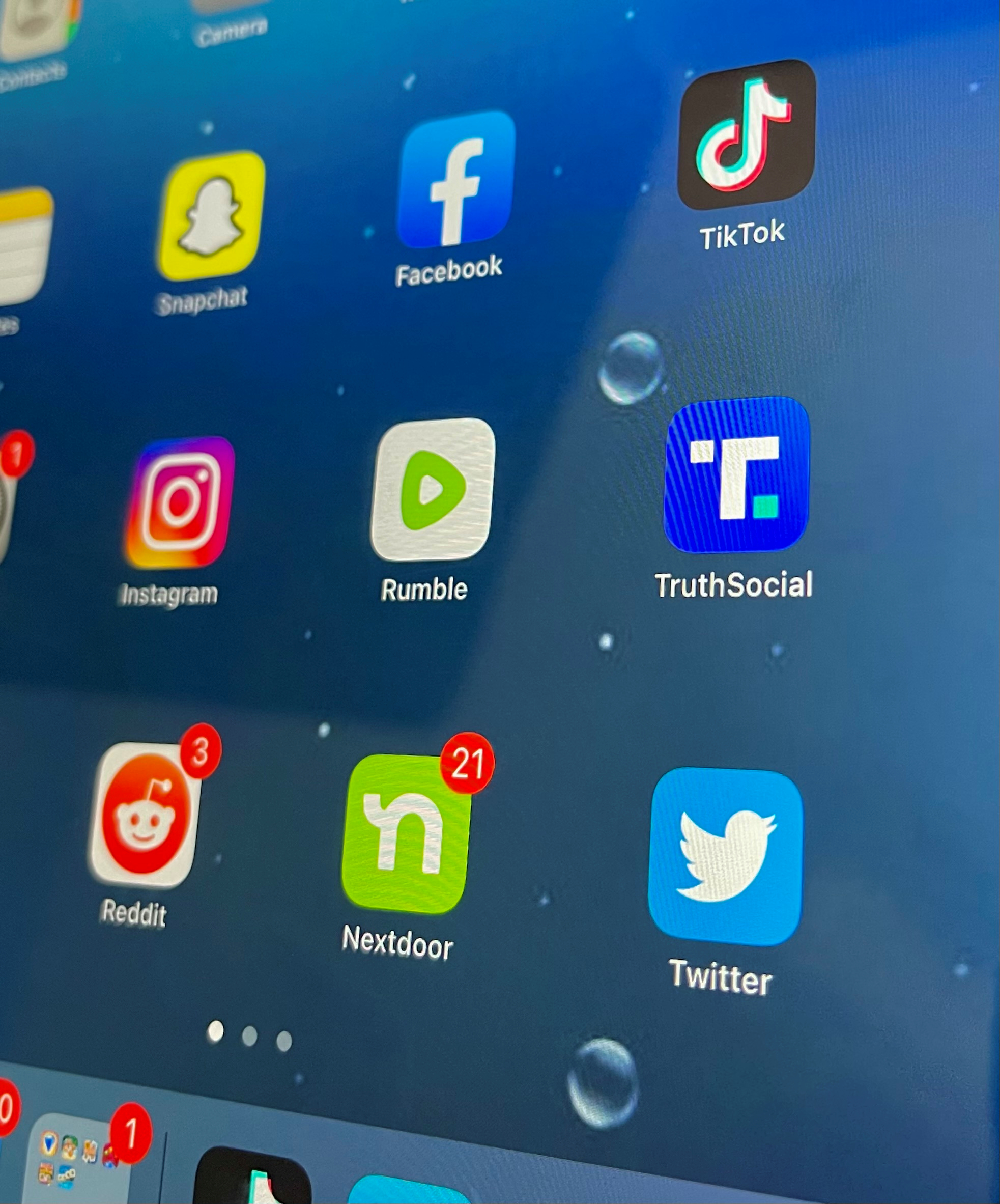 Amid Twitter sale, US appeals judges to hear arguments over a new Florida social media law - Vimarsana News