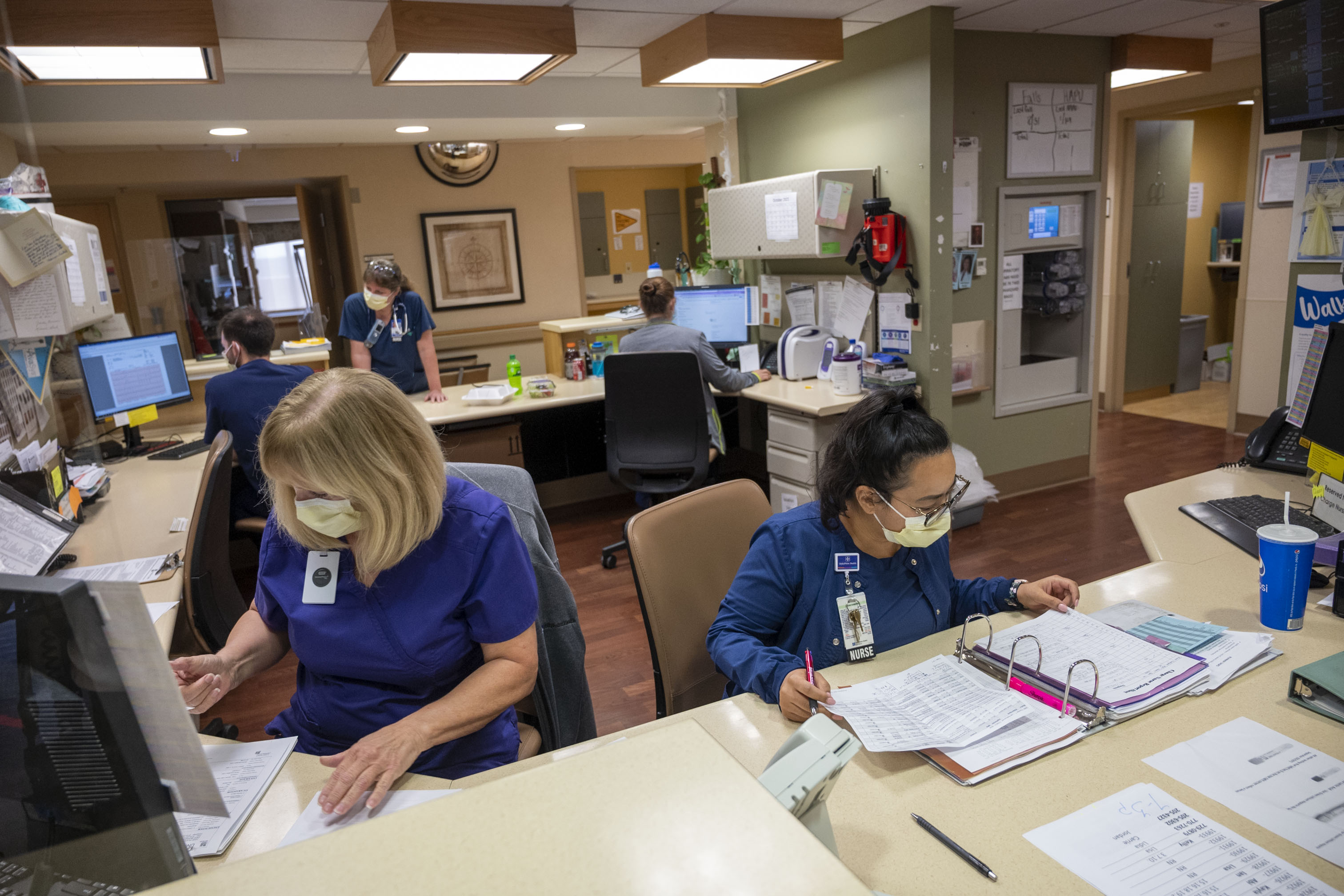 Exhausted hospital workers face ongoing COVID-19 hospitalizations - Vimarsana News