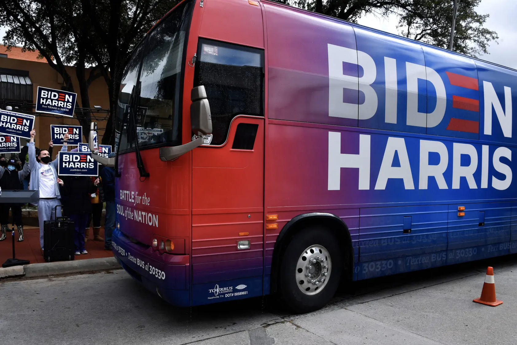 Two Texas 'Trump Train' participants settle lawsuit claiming they harassed 2020 Biden campaign bus - Vimarsana News
