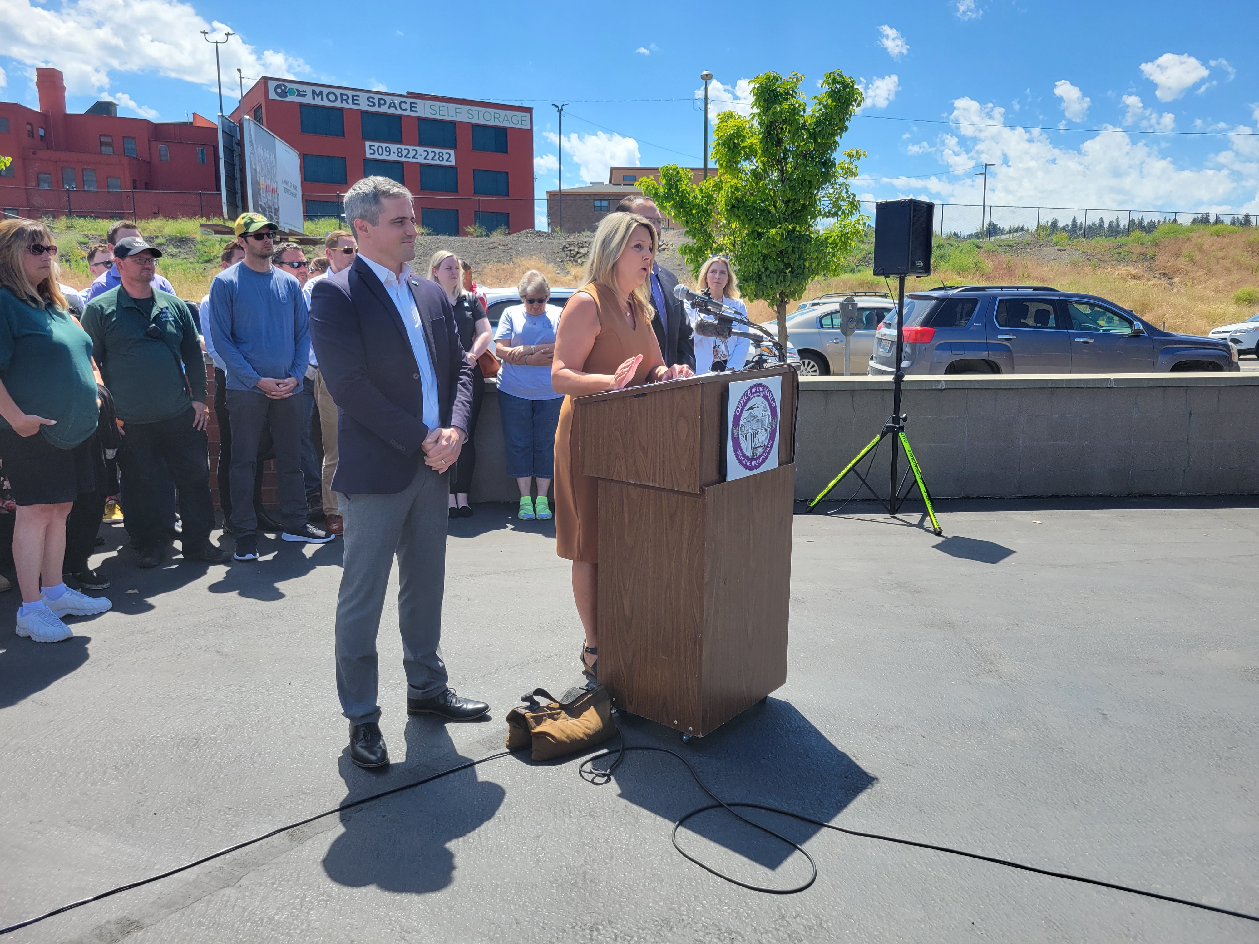 Spokane Mayor supports ban on camping, sitting, lying downtown