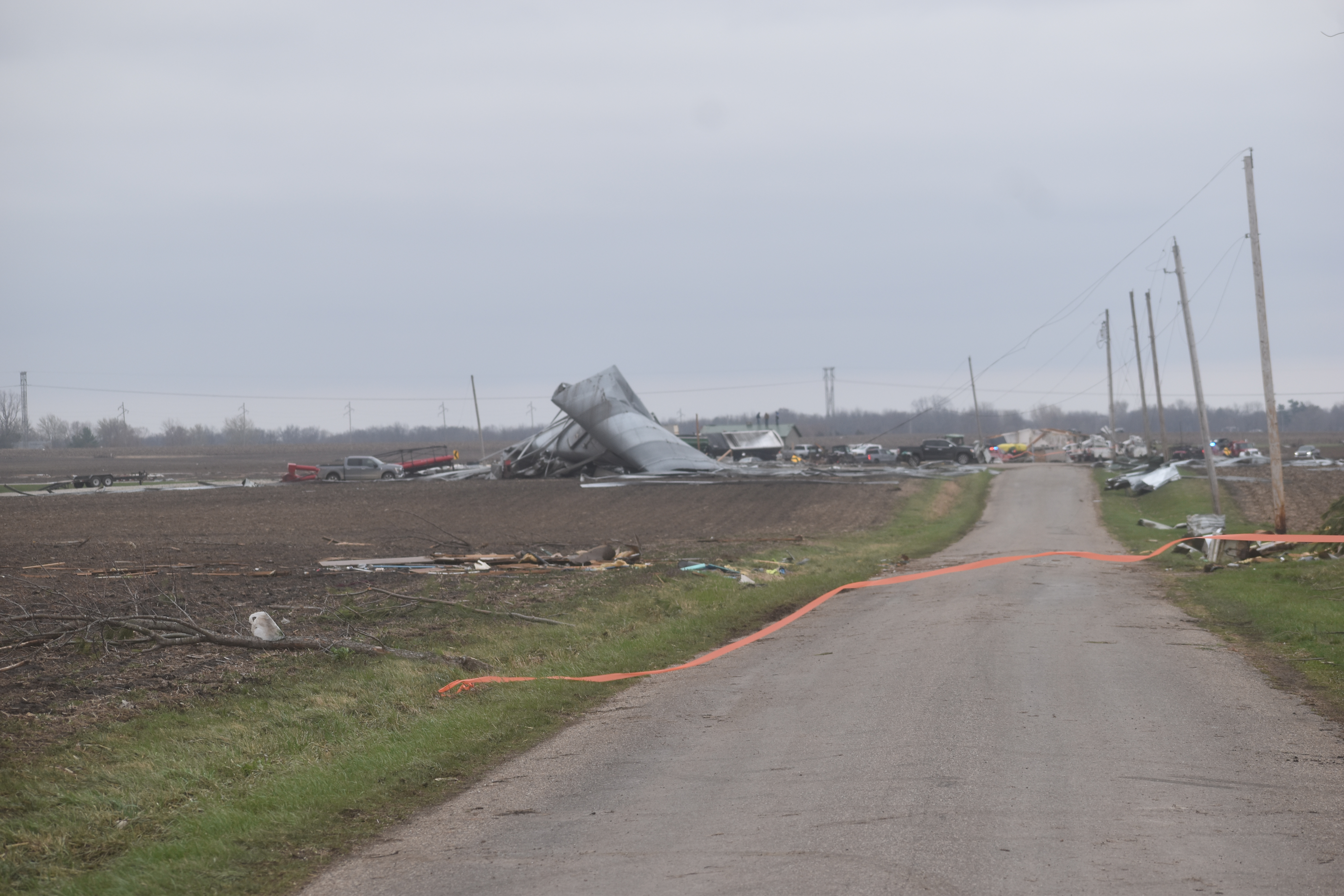 'Stay home, stay away from the area,' emergency officials evaluating tornado damage in Fulton County - Vimarsana News