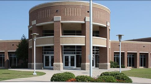 4 people injured in shooting at Mansfield ISD's Timberview High School - Vimarsana News