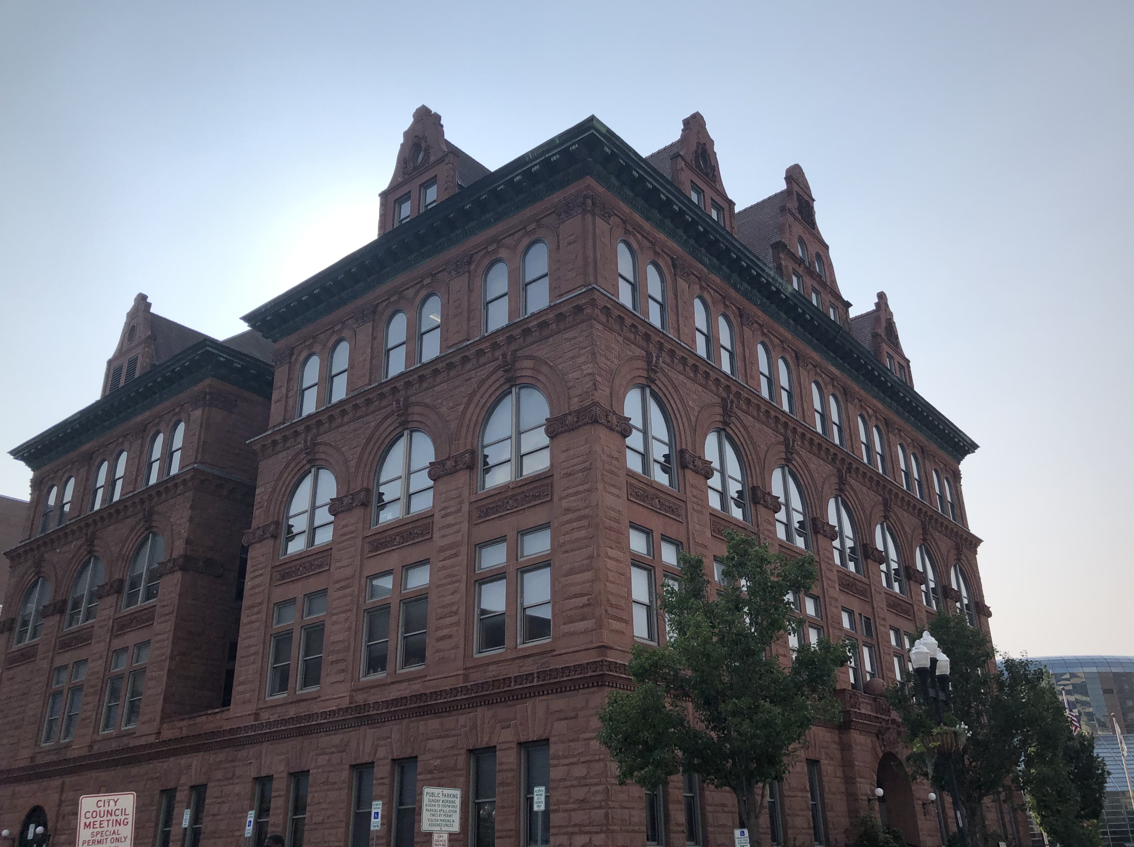 Split Peoria City Council denies liquor license approval for Empire Lounge  | WCBU Peoria