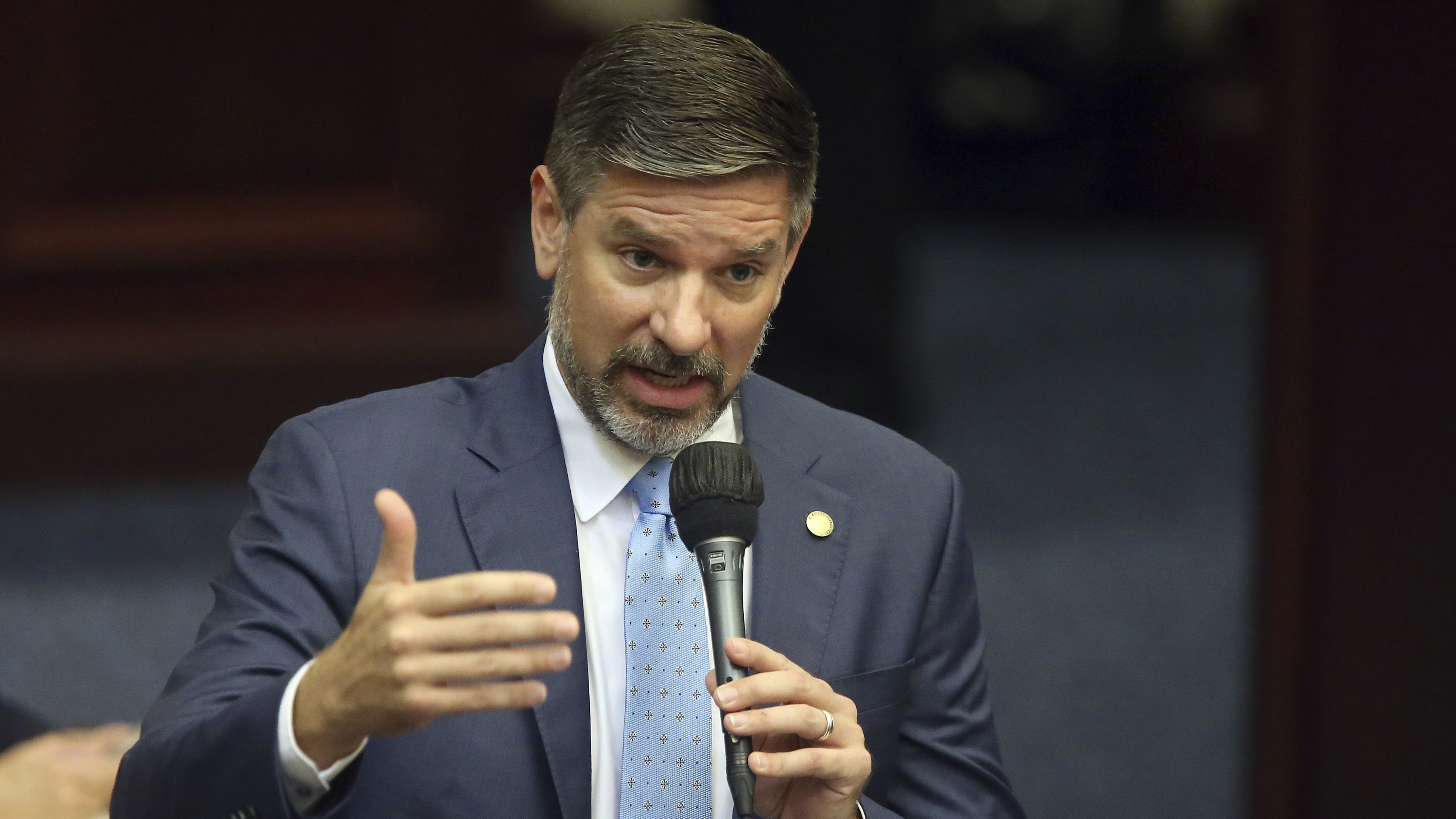 A proposal would eliminate pay for Florida school board members while scrutinizing school books - Vimarsana News