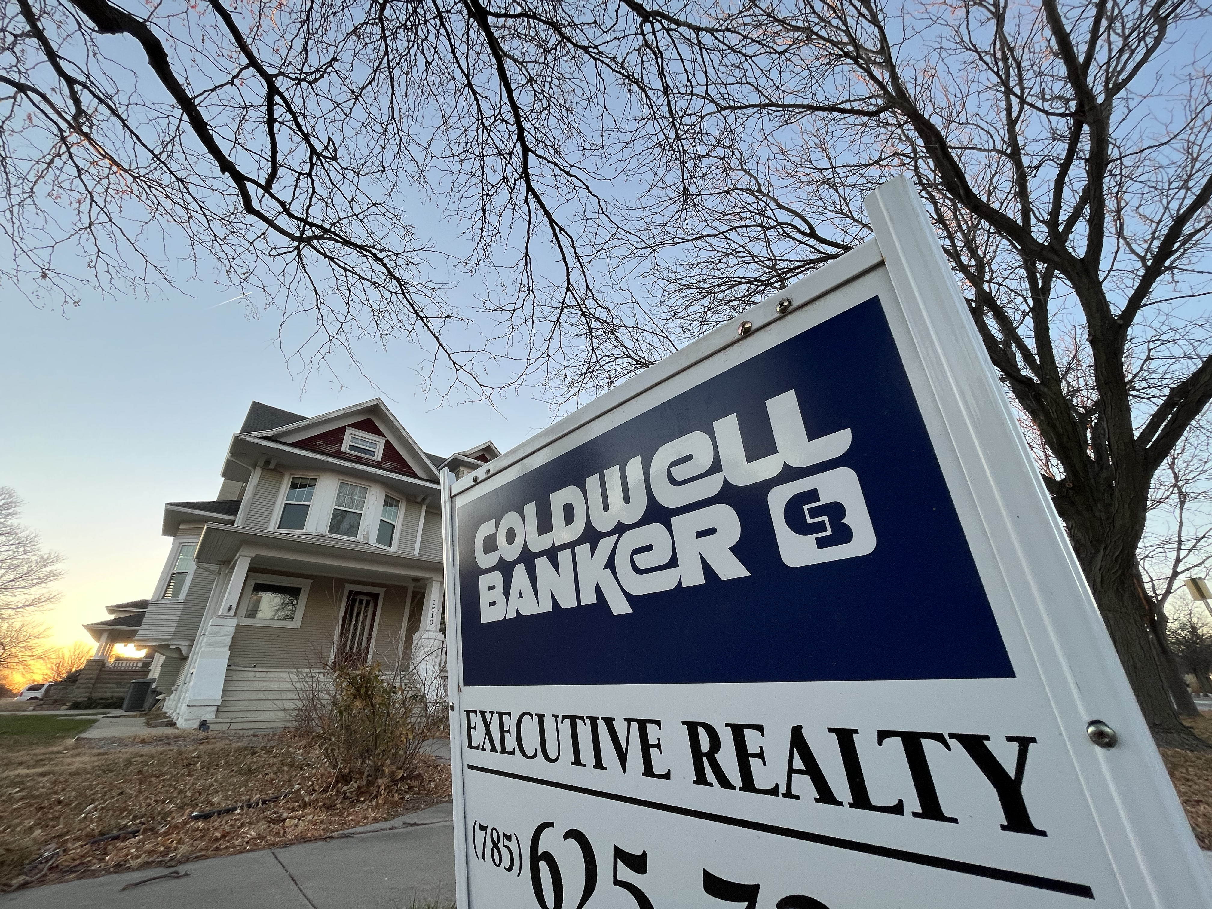 House hunting in Kansas? Here's why the middle class has it especially hard - Vimarsana News