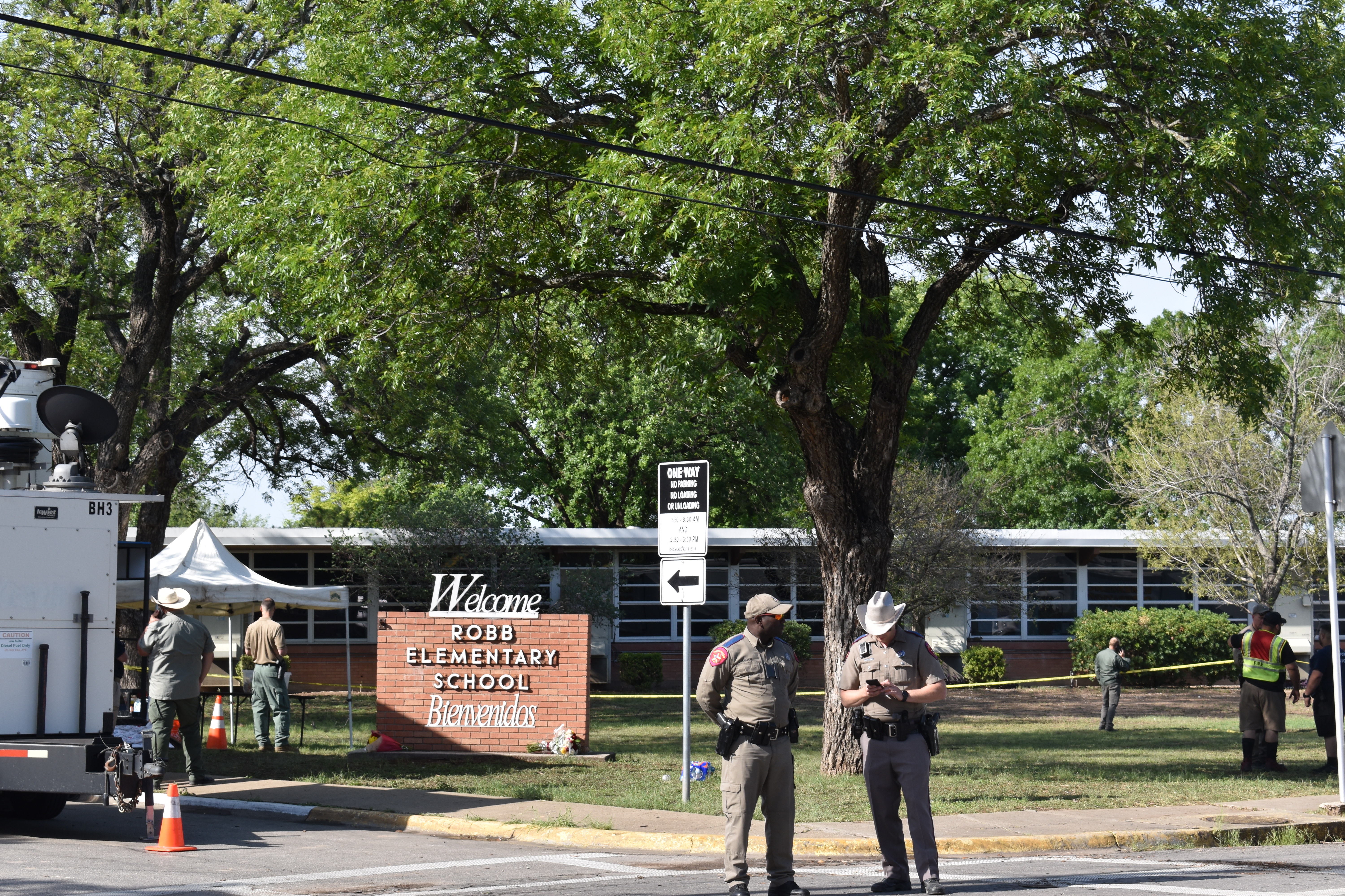 Families of three children who survived the Robb Elementary School massacre file lawsuit - Vimarsana News