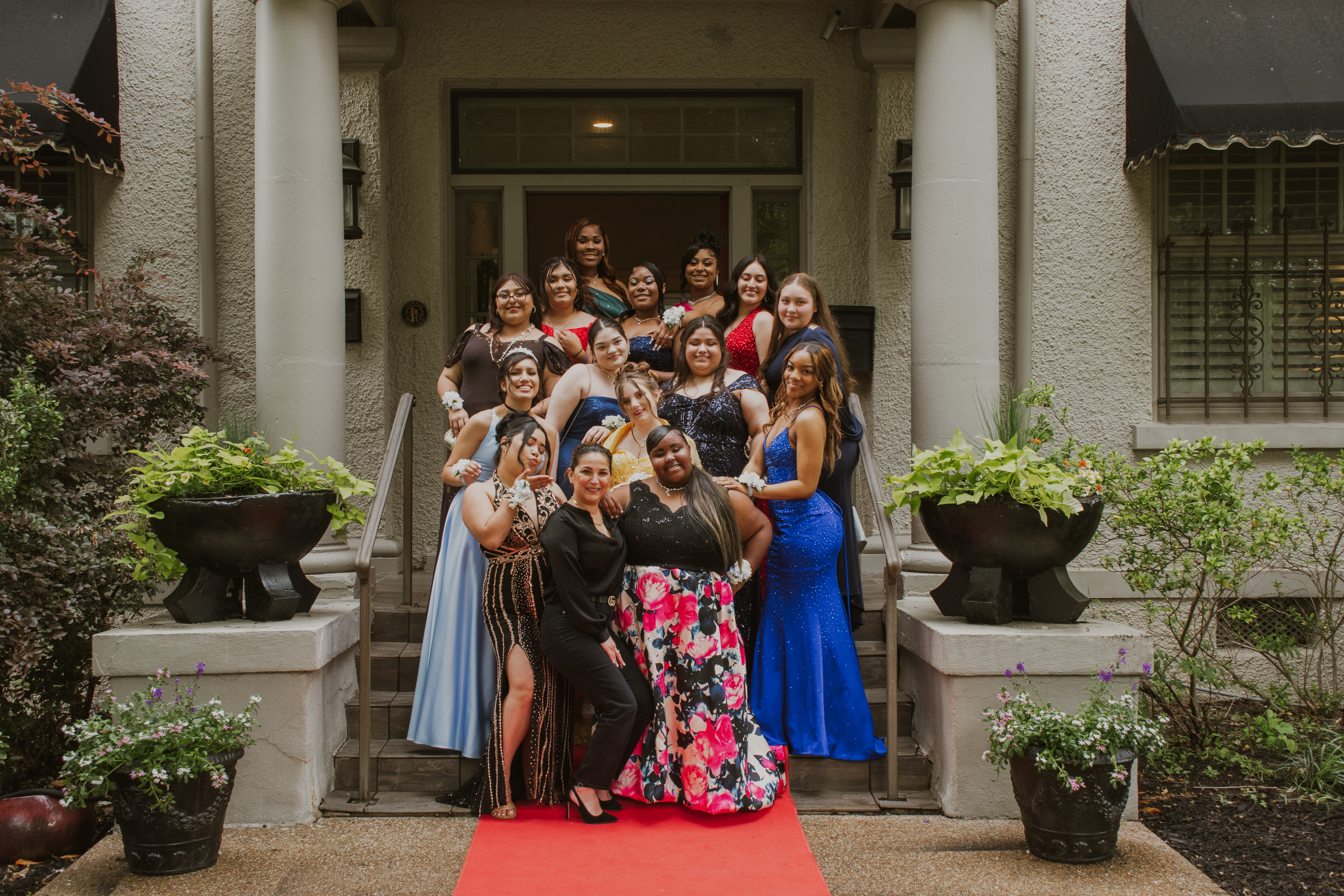 Waco fashion designer provides luxury prom experience for low income high  school students