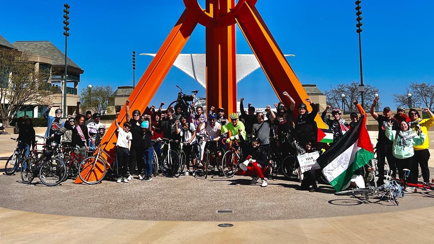 Oak Leaf Familia seeks to grow Milwaukee's cycling community