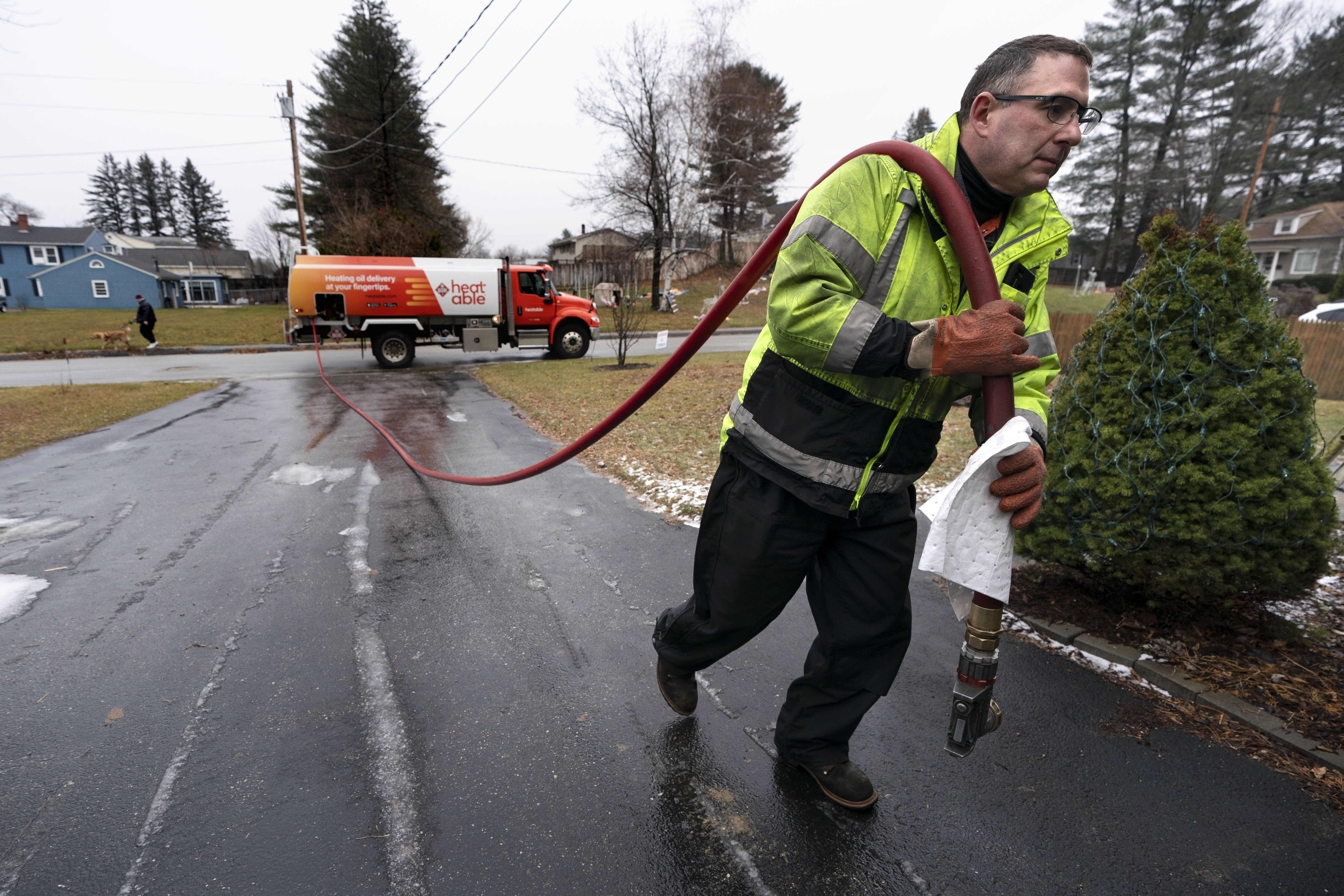 Connecticut lawmakers approve a 31% reduction in home heating assistance