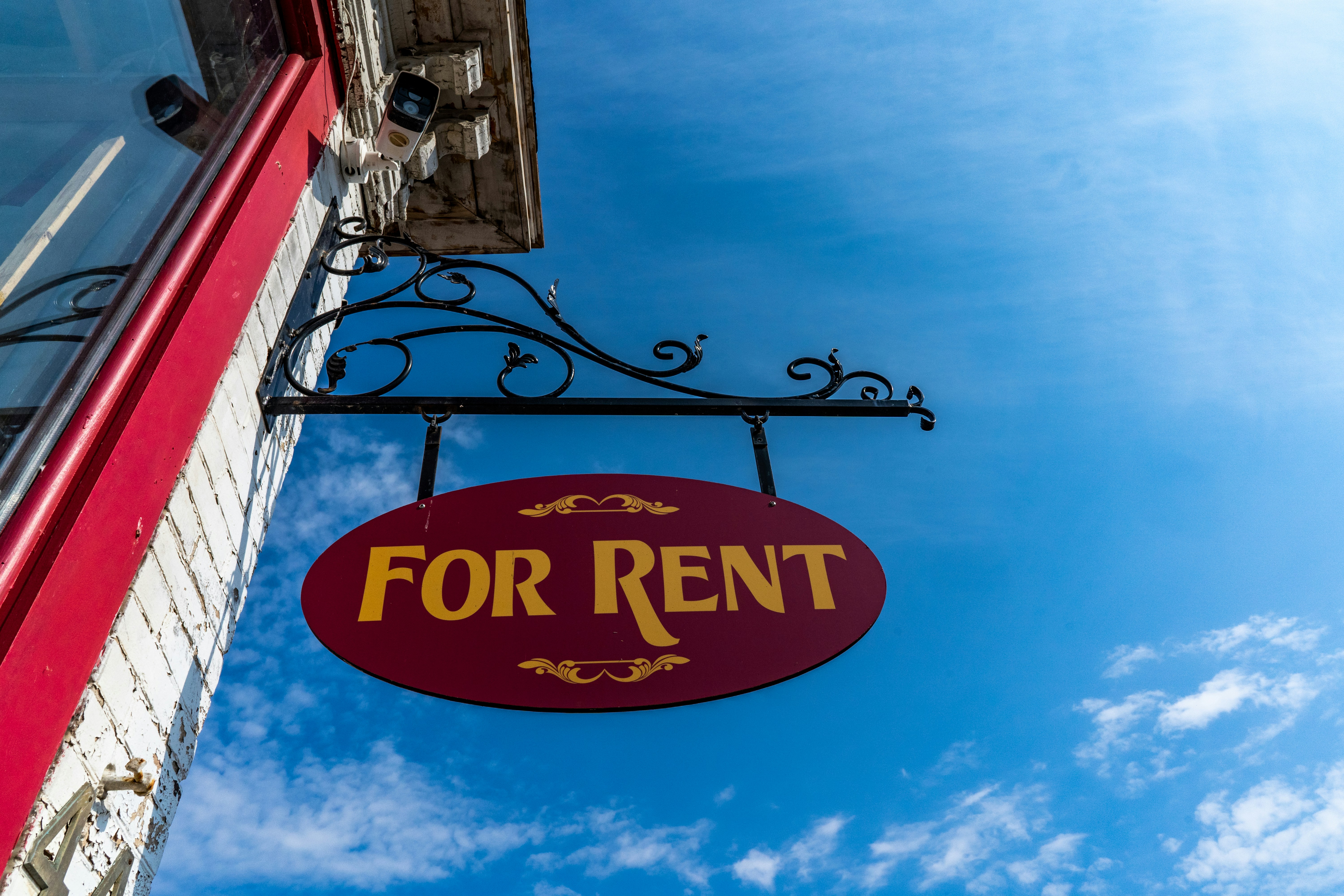 rent-chris-robert-rydtcapias-unsplash.jp