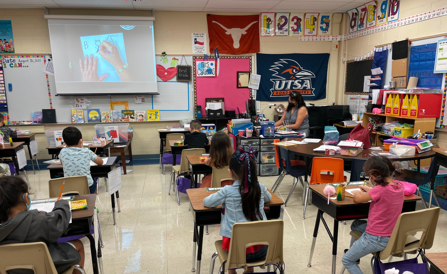 Nearly 1 out of 10 NISD employees did not return from winter break | TPR