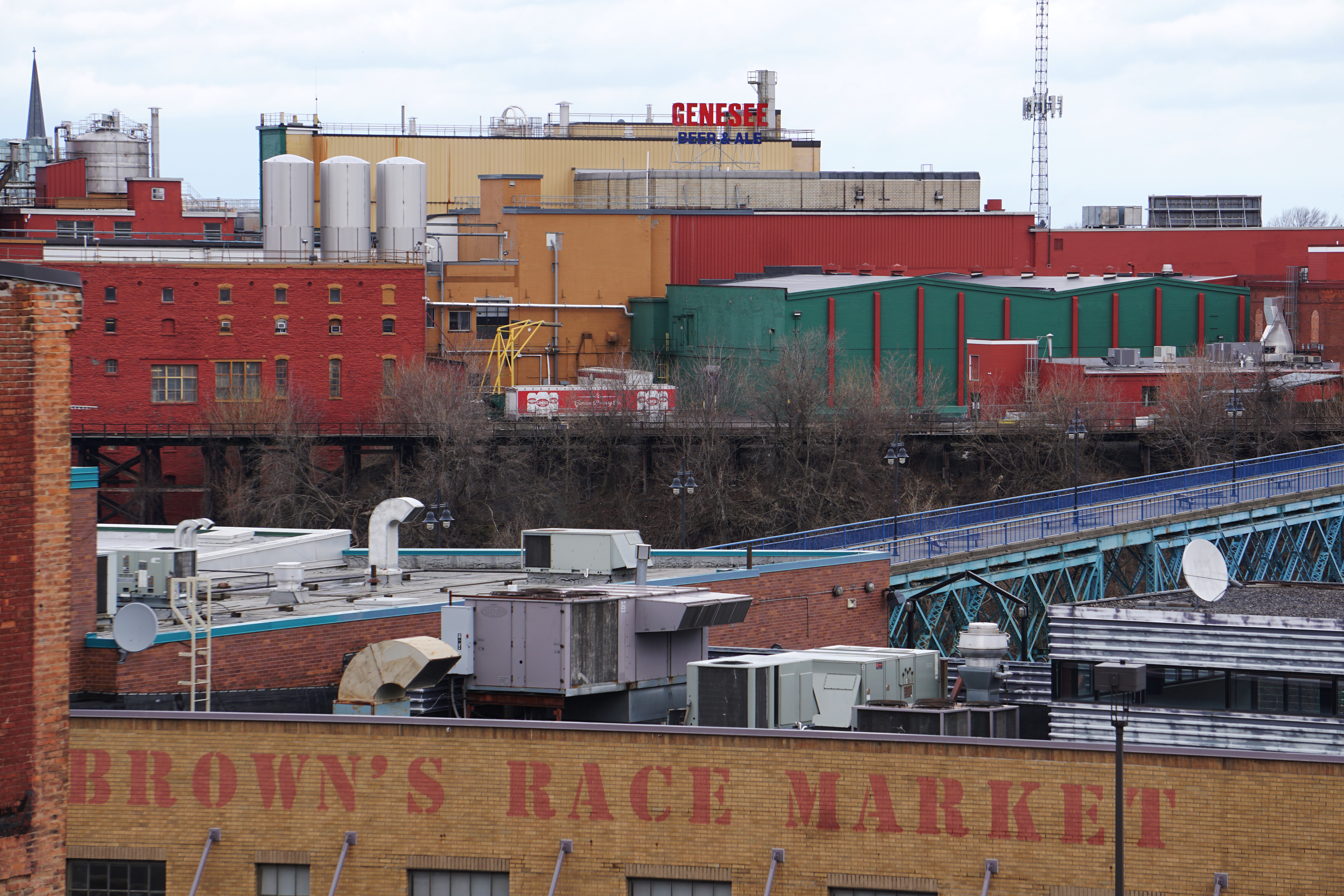 https://npr.brightspotcdn.com/8f/16/aaa04f0e41c1879c47d48cc70b88/genesee-brewery.jpg