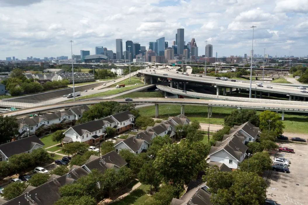 Proposed legislation tries to elevate tenant rights in Texas - Vimarsana News