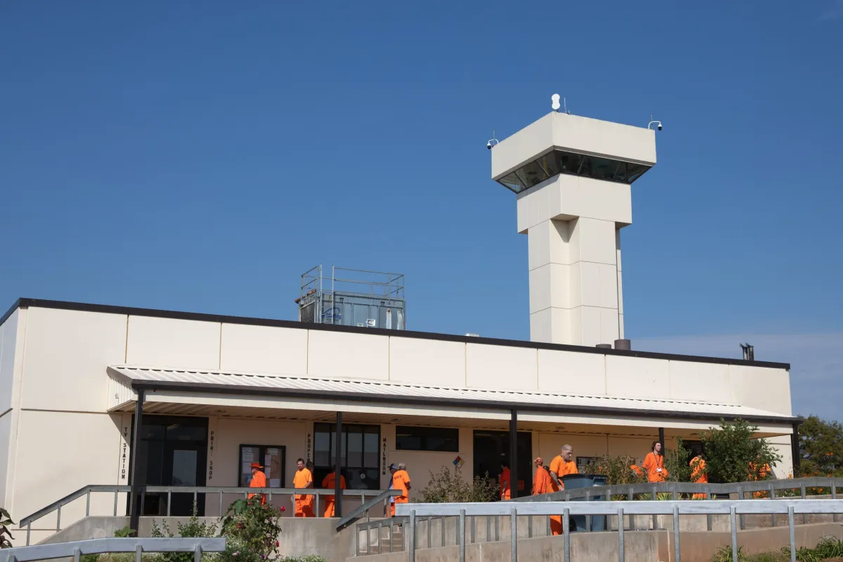 Oklahoma prisons raise revenue with nicotine products