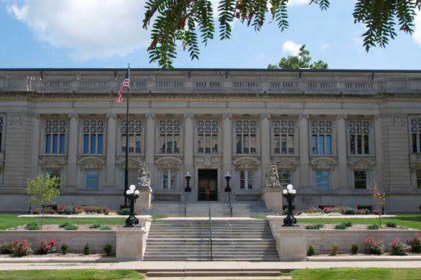 Illinois courts get flexibility on remote detention hearings as state  prepares for end of cash bail | WGLT