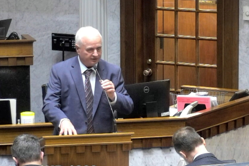 Indiana Senate narrowly passes bill to allow companies to store CO2 - Vimarsana News