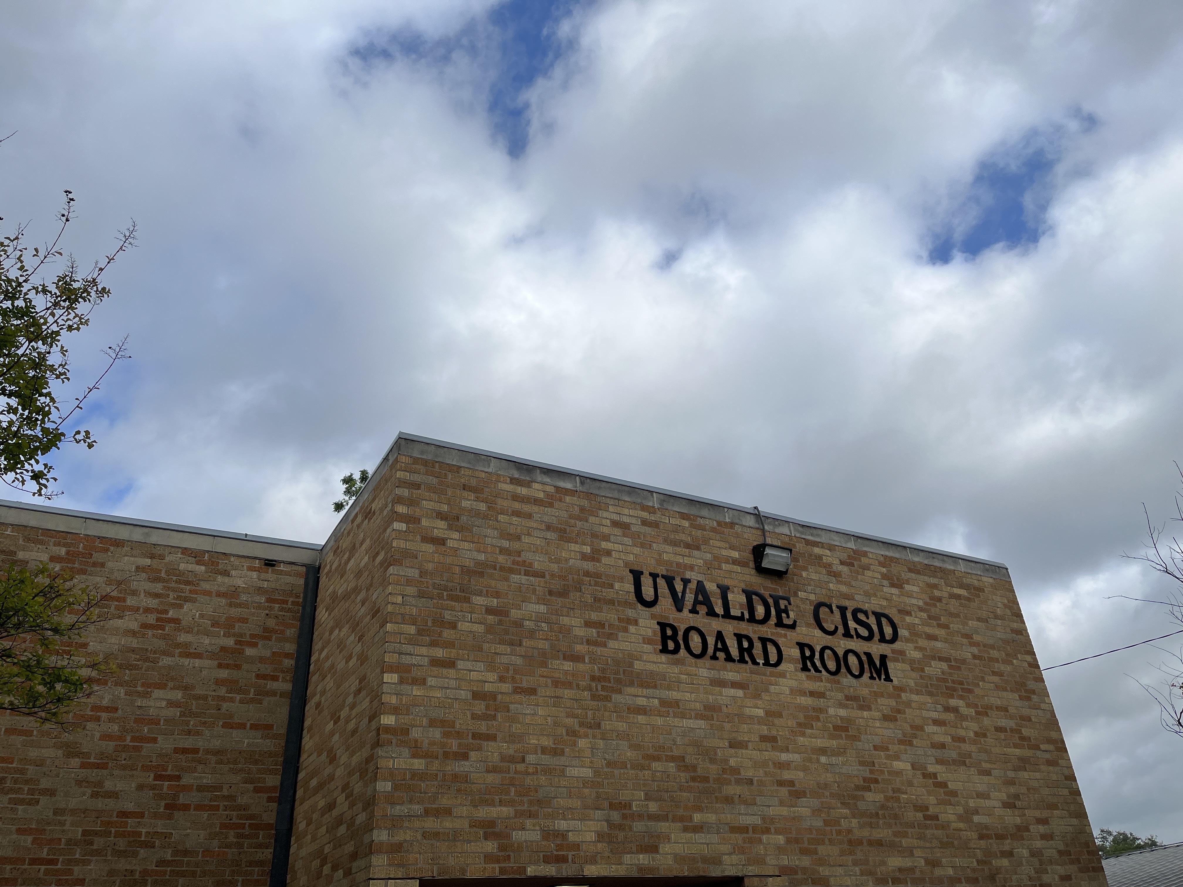 Uvalde school district releases limited plans for school assignments, security - Vimarsana News