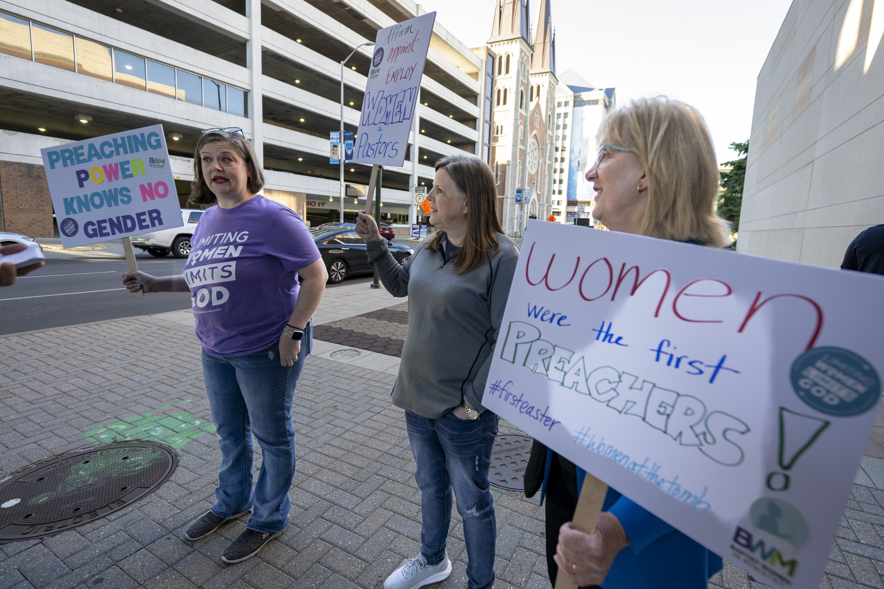 Southern Baptists narrowly reject formal ban on churches with any women pastors | WUNC News