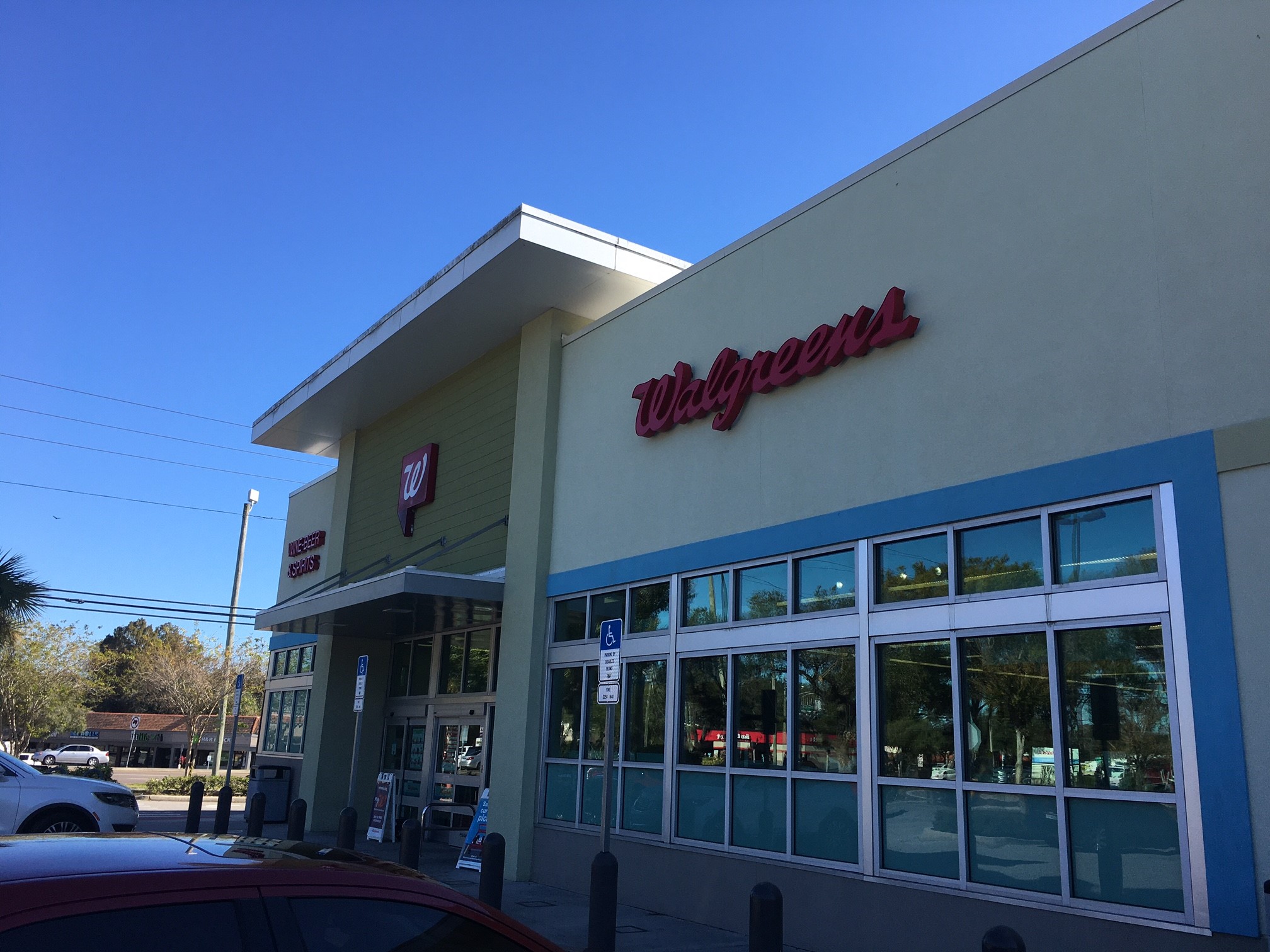 Federal law thwarts Newsom's plan for California to cut ties with Walgreens - Vimarsana News