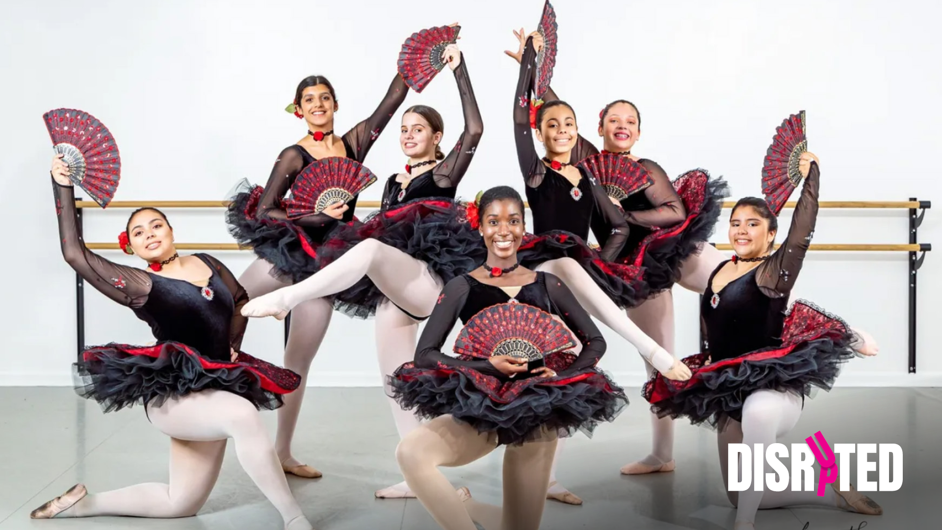 Share more than 131 group dance dress latest seven.edu.vn