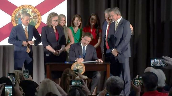 DeSantis signs a bill banning 'ESG' investments in Florida - Vimarsana News