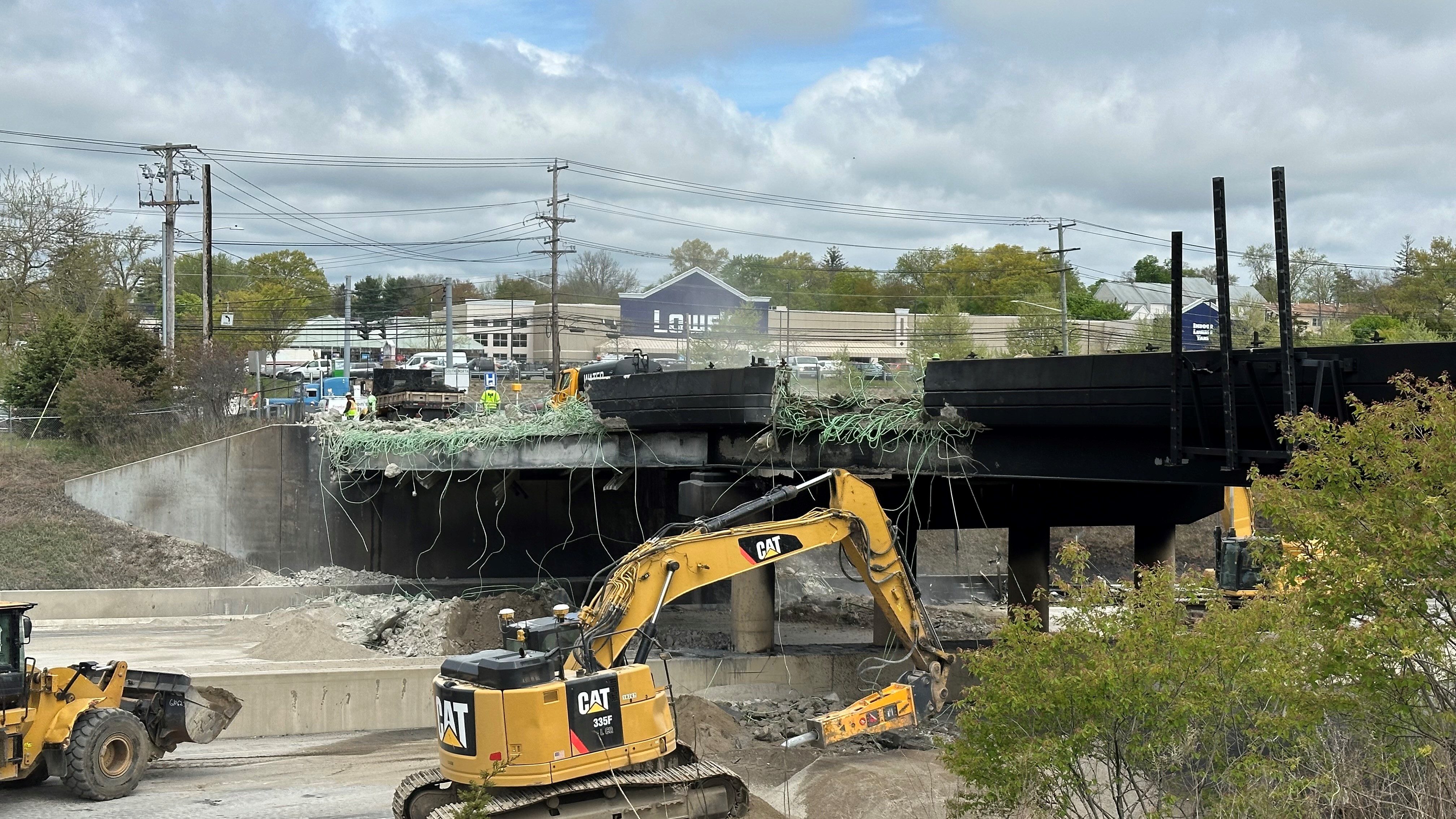石内都: 1・9・4・7 Norwalk's I-95 overpass demolished; efforts underway to repair highway